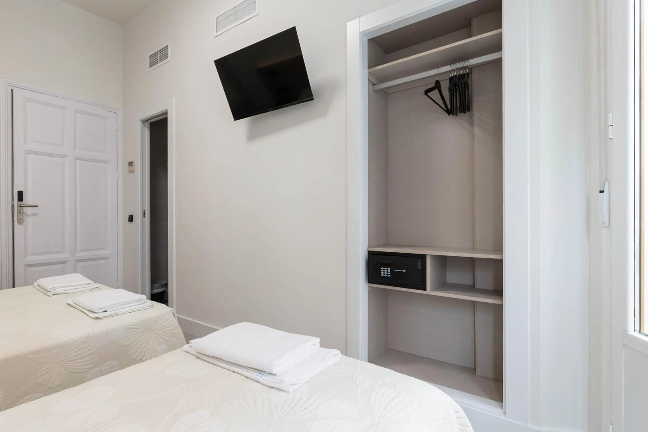 Bed in Hostal Excelsior