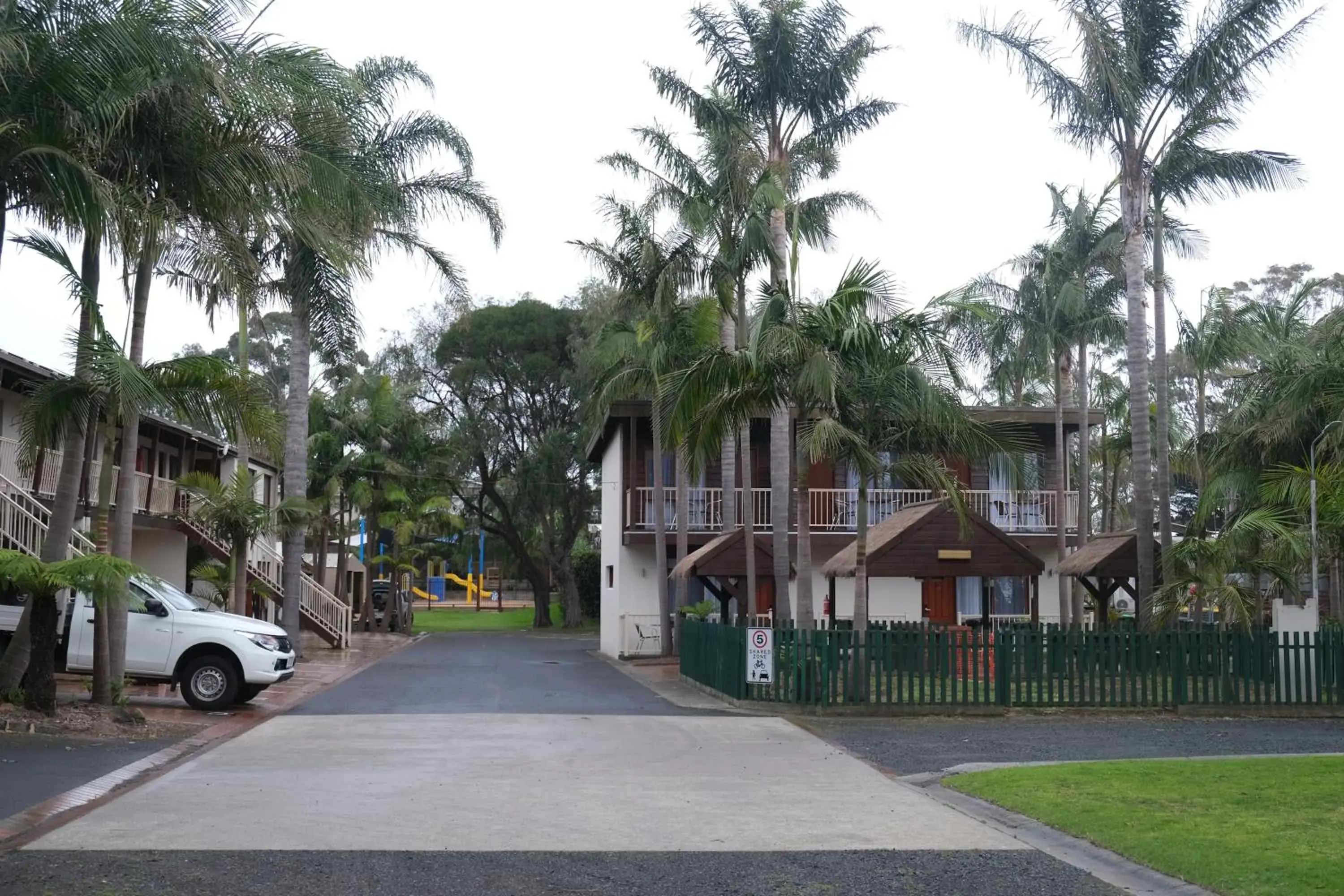 Deluxe King Room in Kaloha Holiday Resort Phillip Island Deluxe King Room in Kaloha Holiday Resort Phillip Island