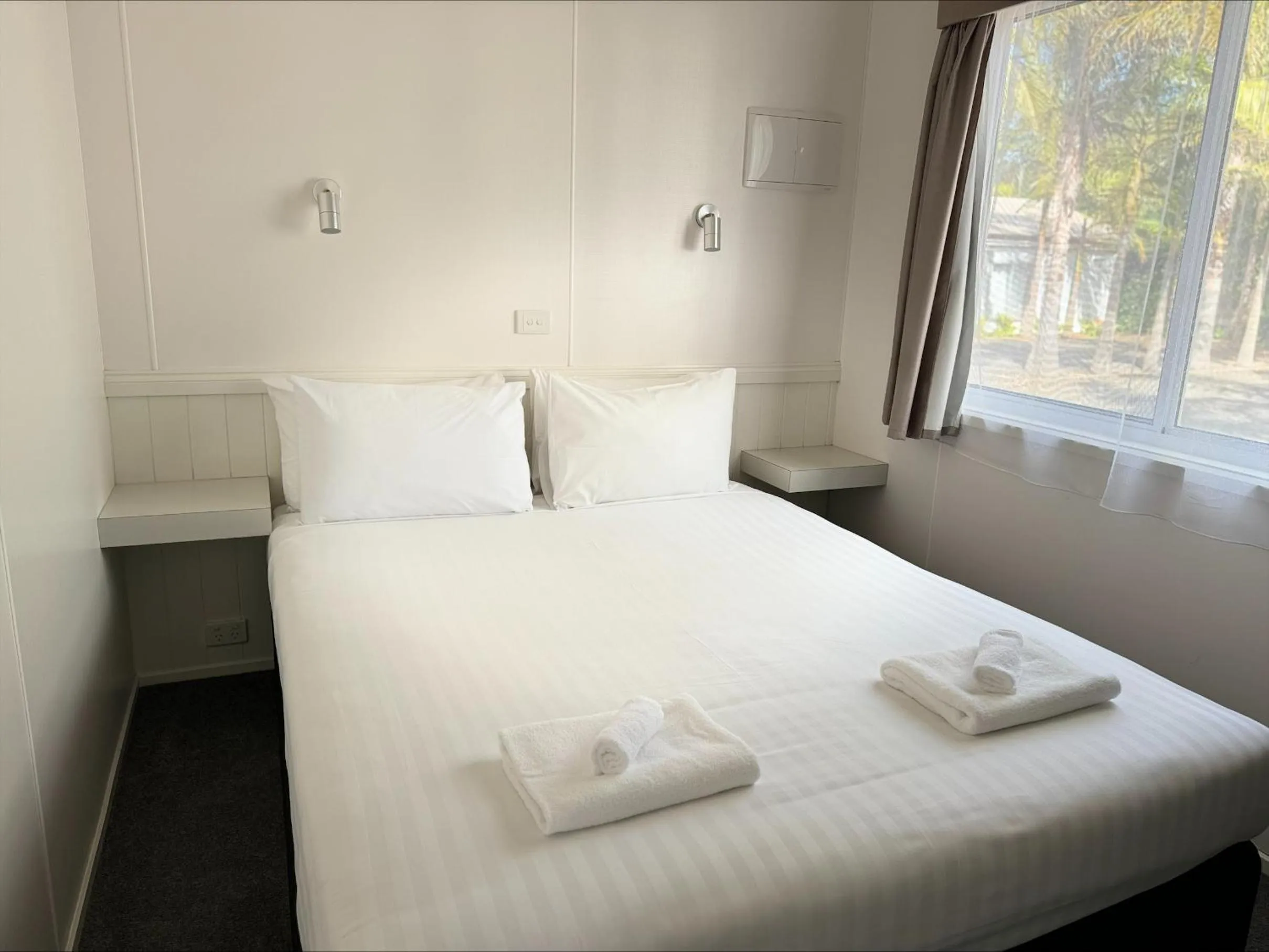 Bedroom, Bed in Kaloha Holiday Resort Phillip Island