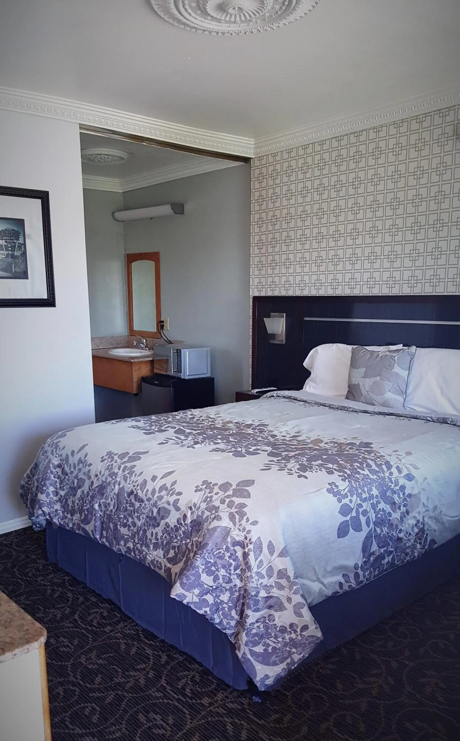 Bedroom, Bed in Garden View Inn