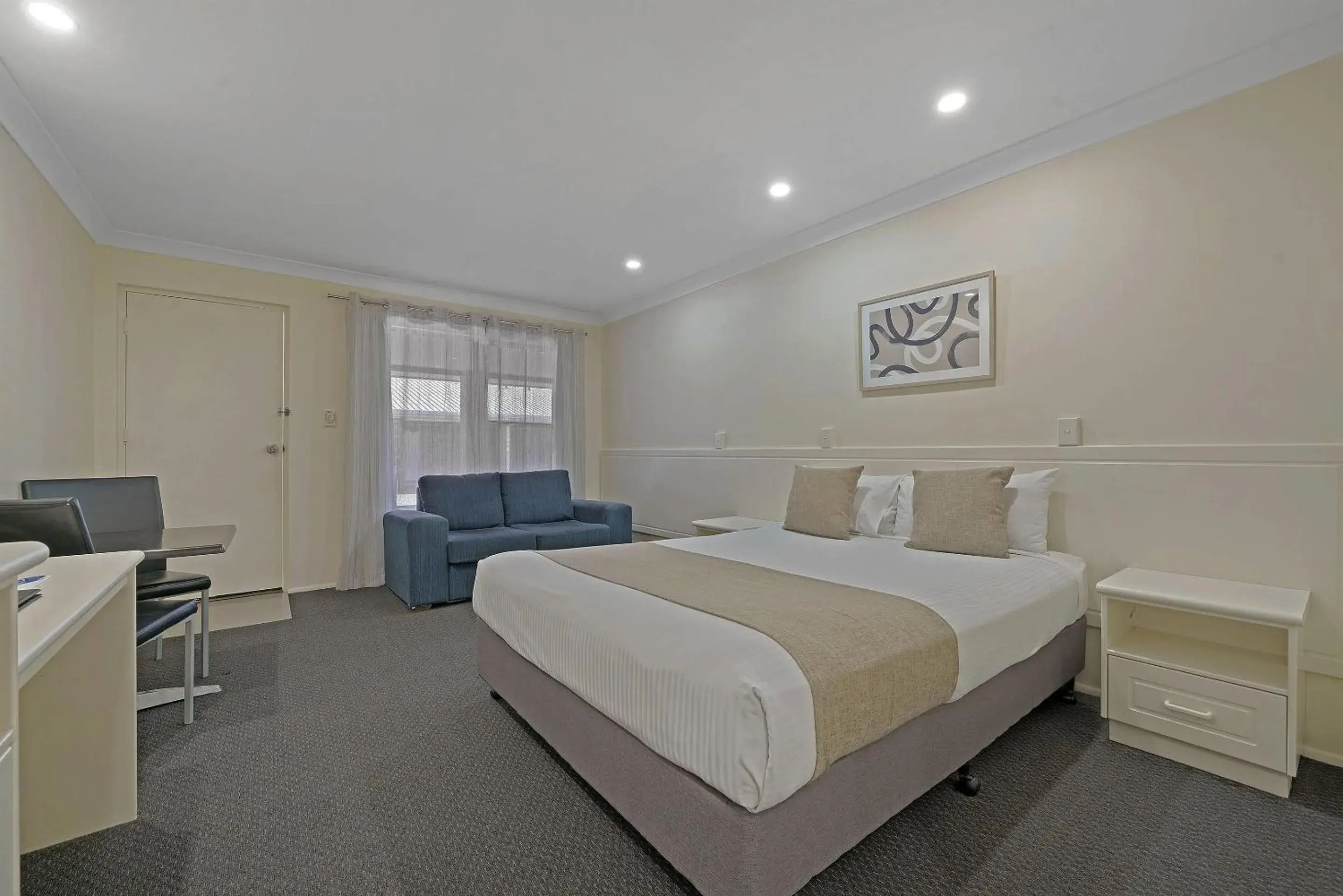 Superior Queen Room in Comfort Inn Glenfield Superior Queen Room in Comfort Inn Glenfield