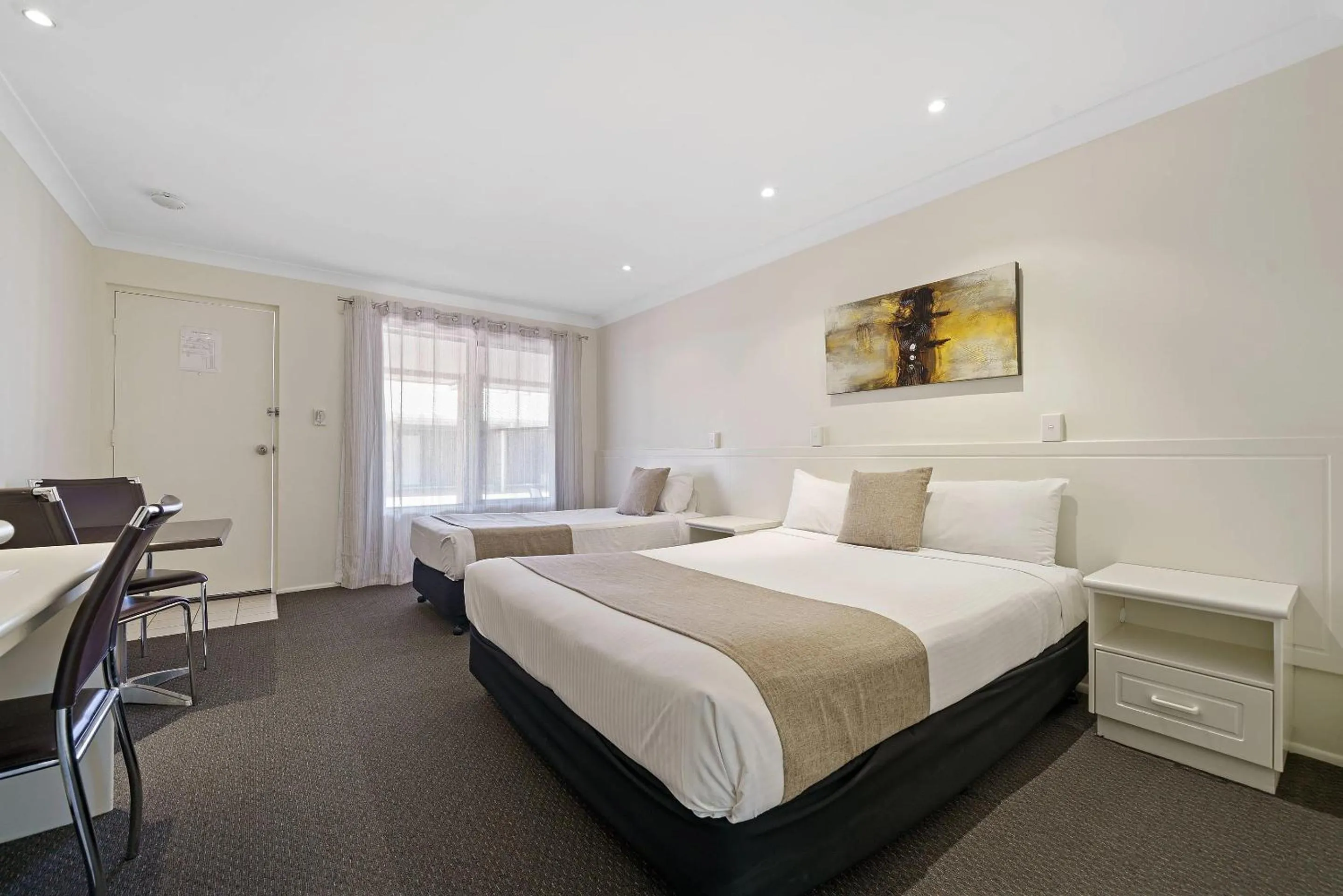 Bedroom, Bed in Comfort Inn Glenfield