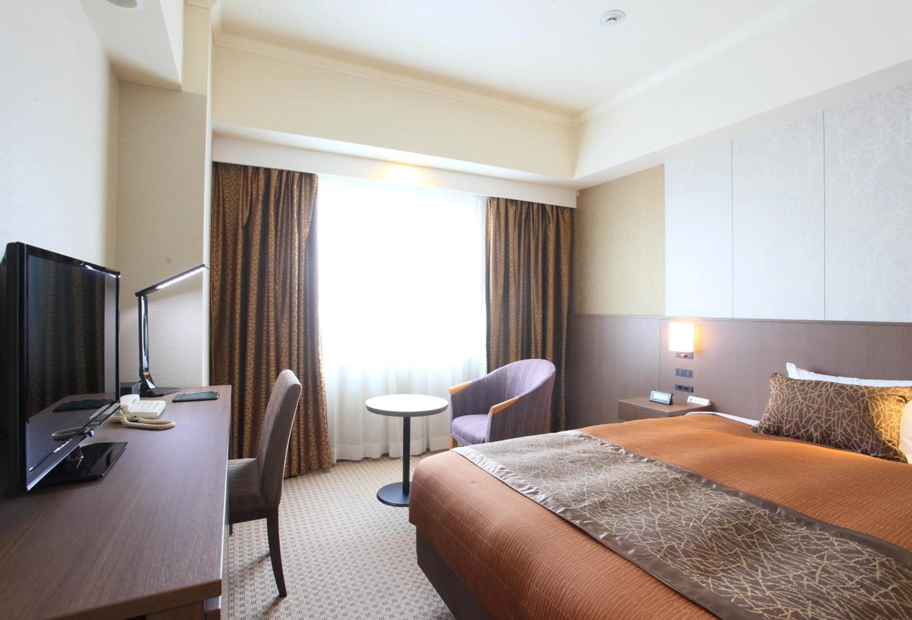 Day, Bed in Hotel Metropolitan Nagano