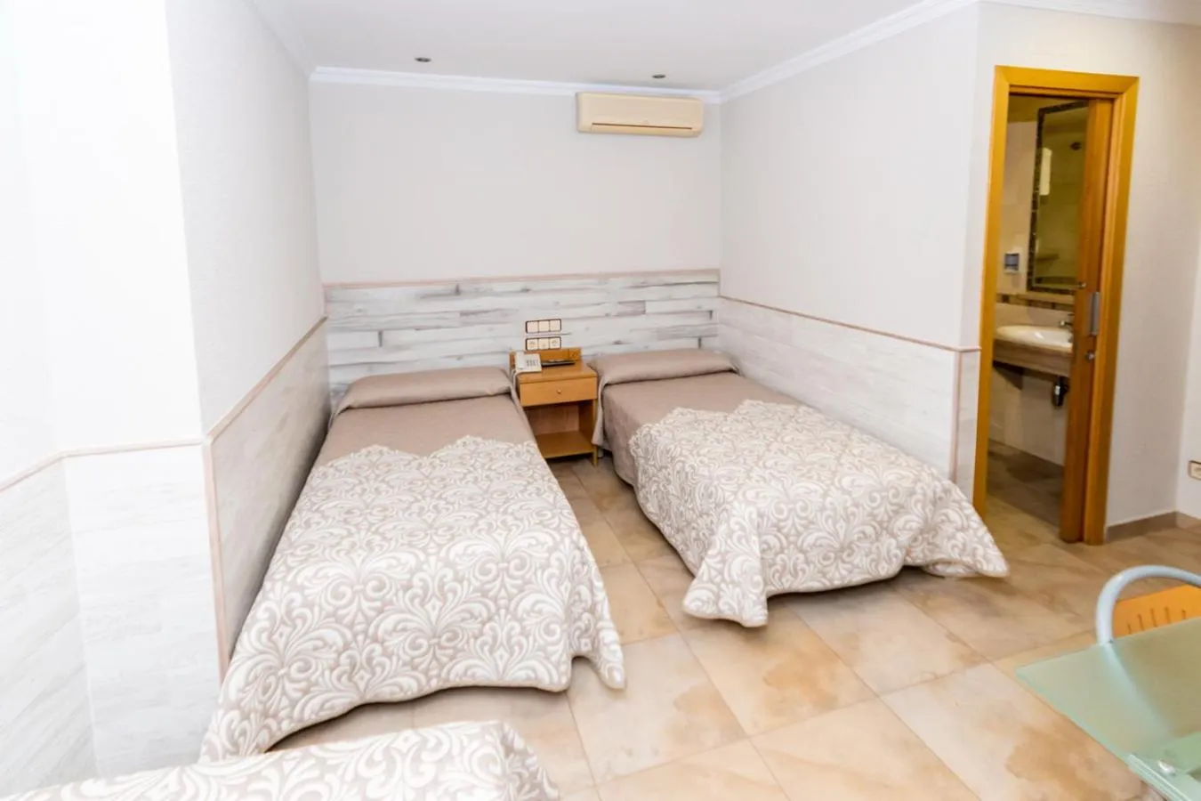 Bed in Hostal Viky