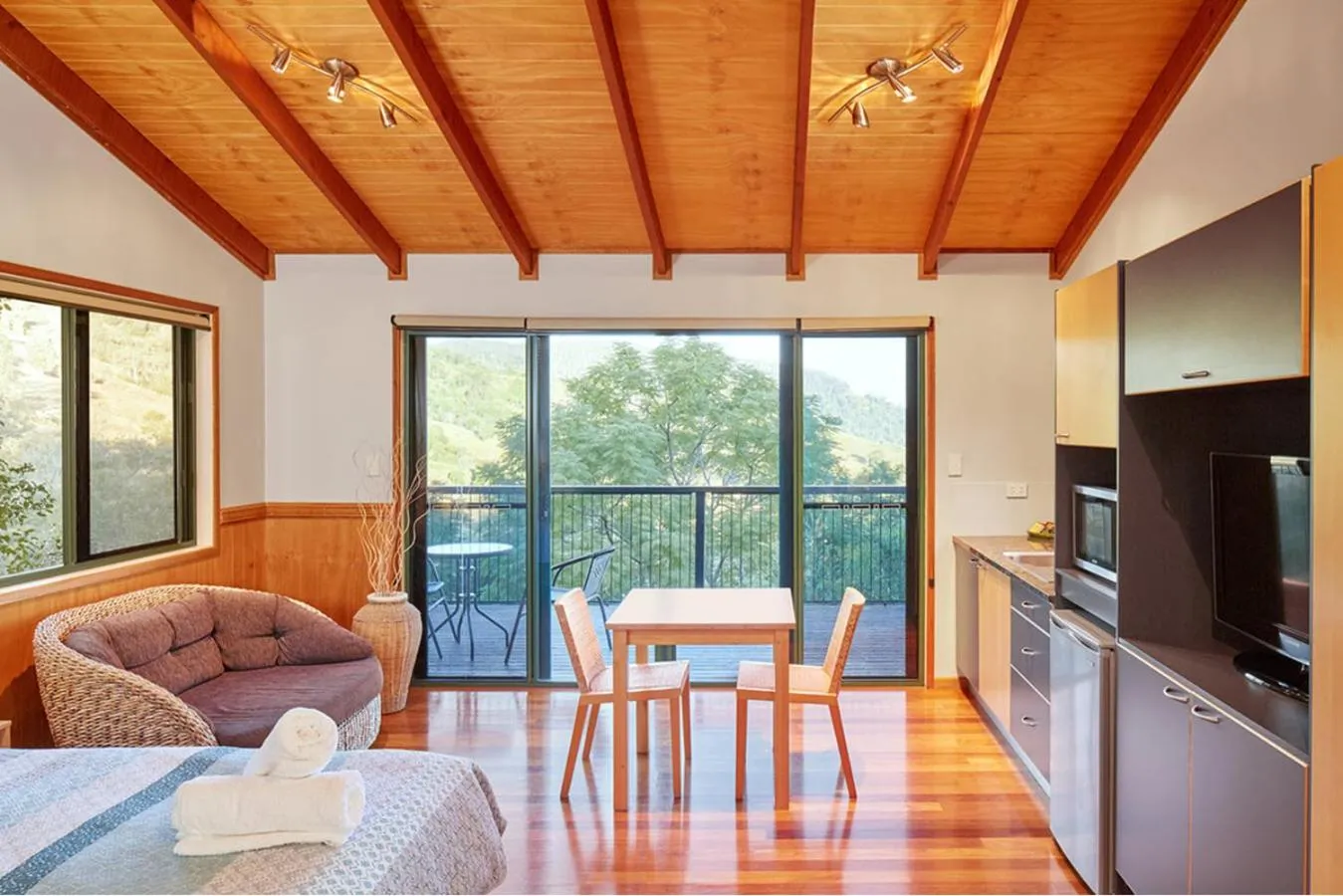 TV and multimedia in Dayboro Cottages