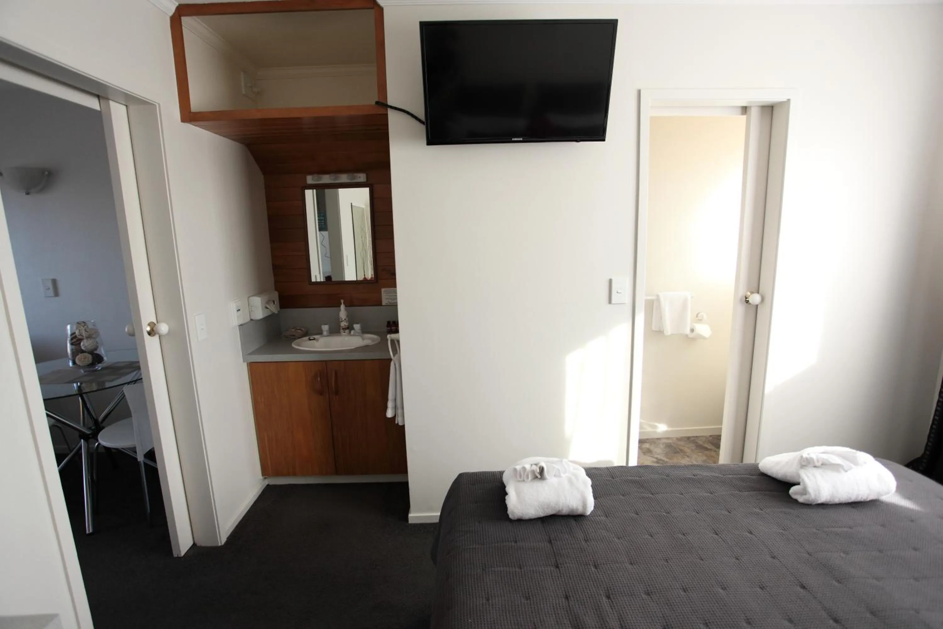 Decorative detail in Aspen on King