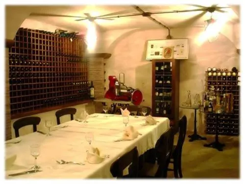 Restaurant/places to eat in Hotel Certosa