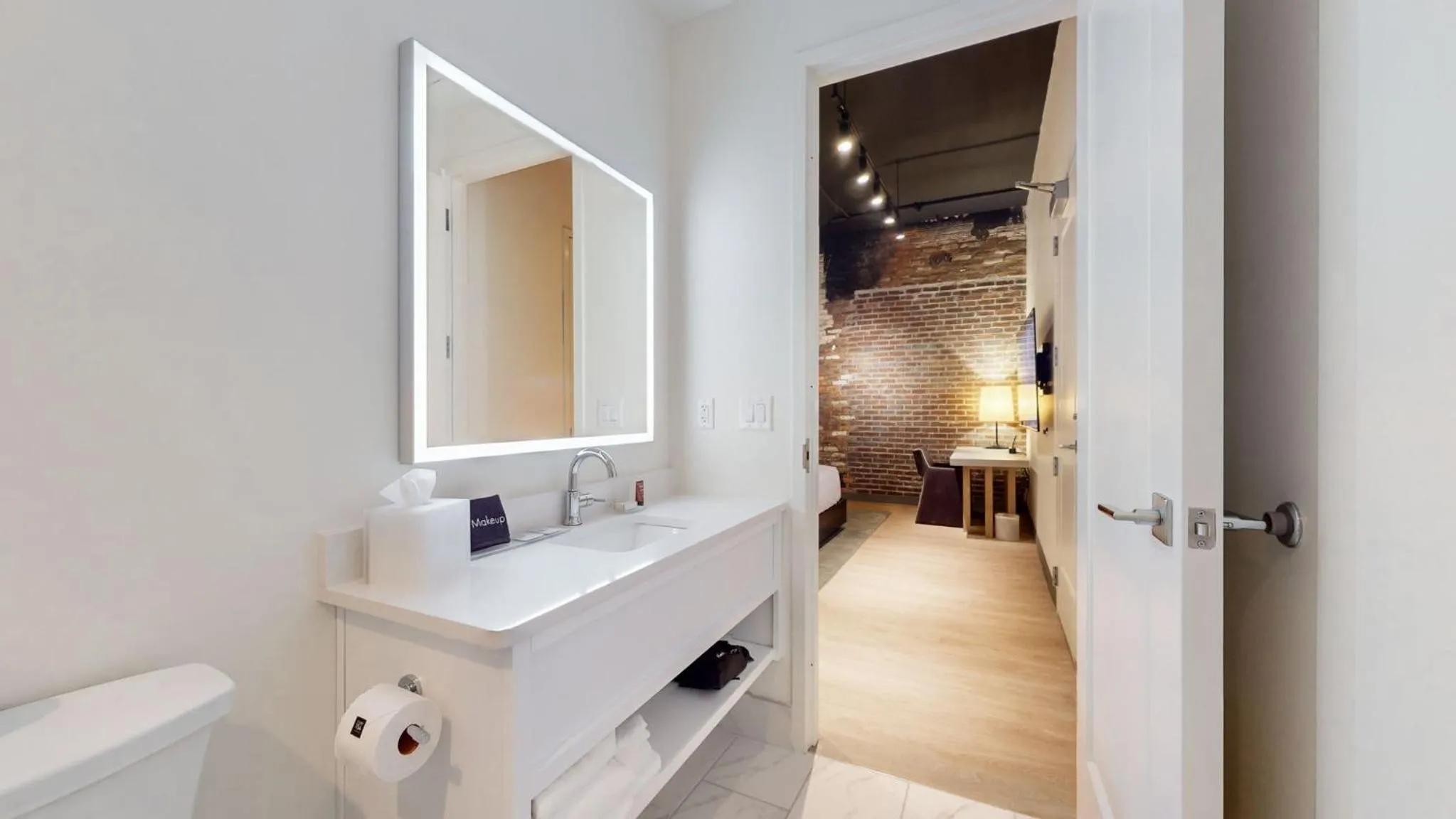 Bathroom in Studio 154 Hotel