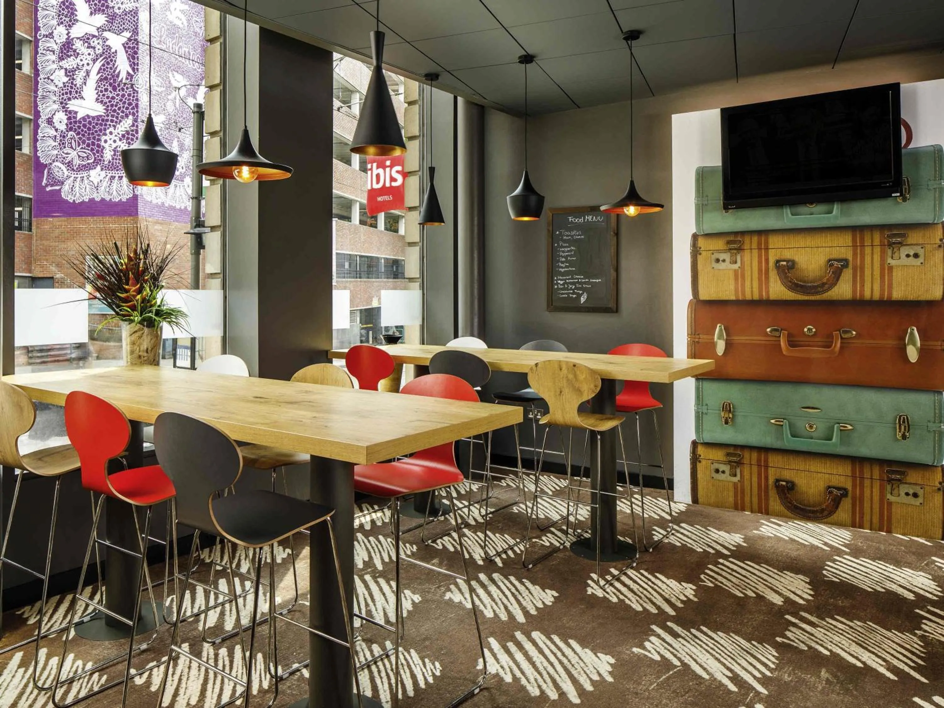 Lounge or bar in ibis Nottingham Centre