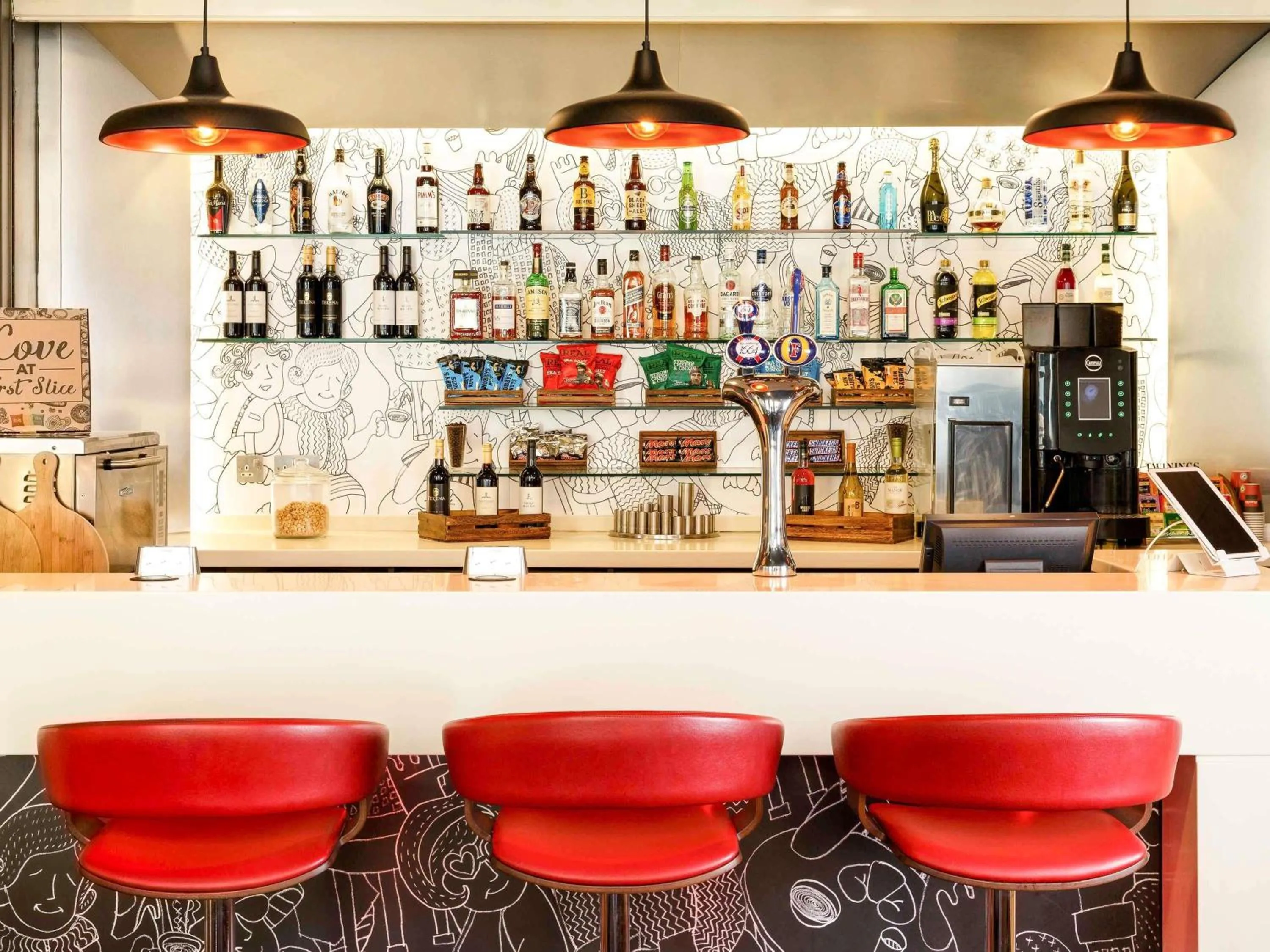 Lounge or bar in ibis Nottingham Centre