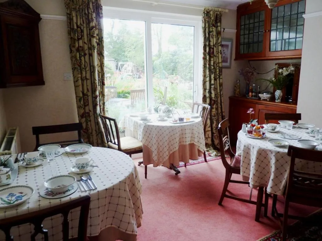 Breakfast in Maunditts House