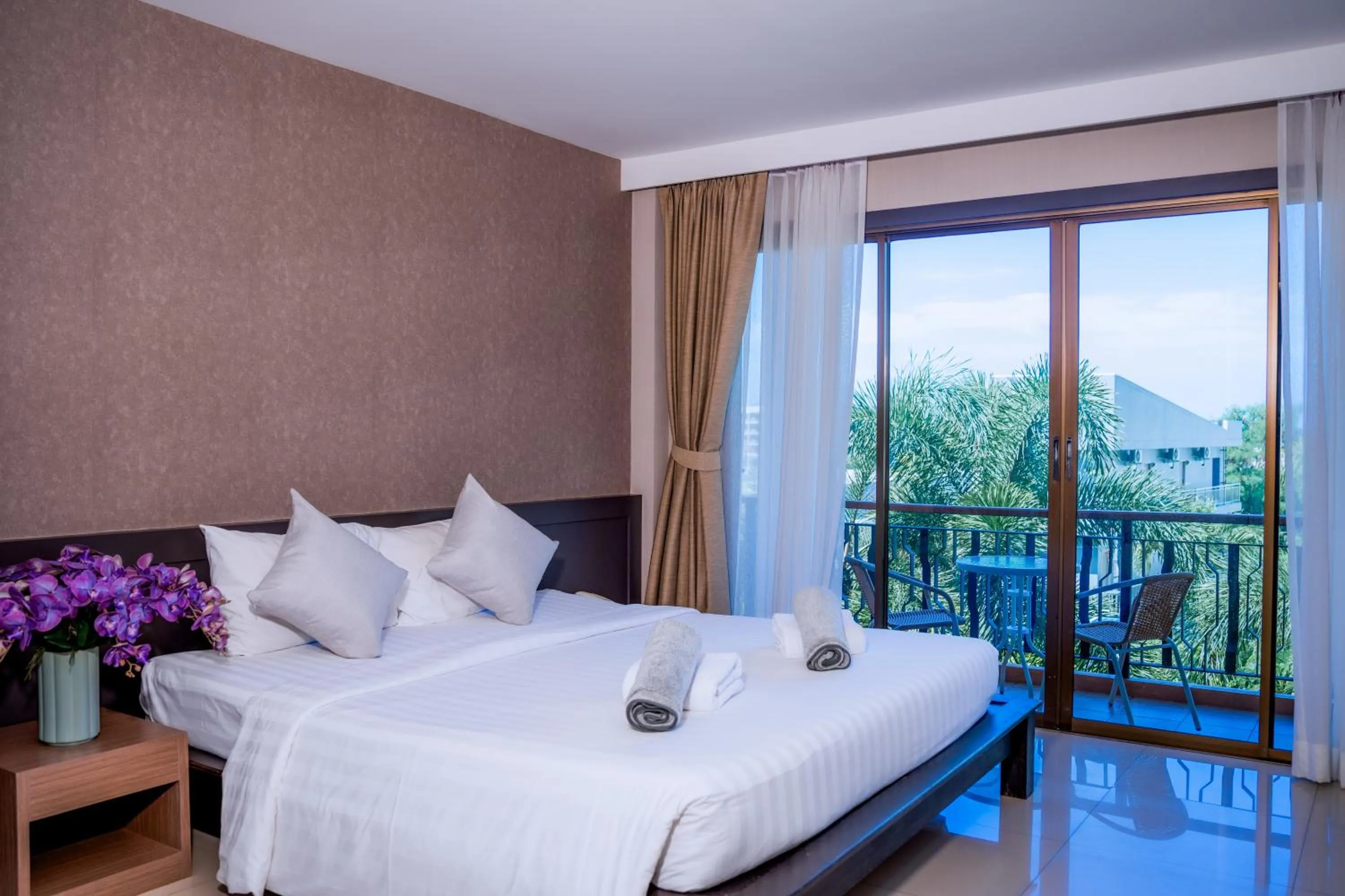Bed in Casa Del M Patong Phuket - Newly Renovated