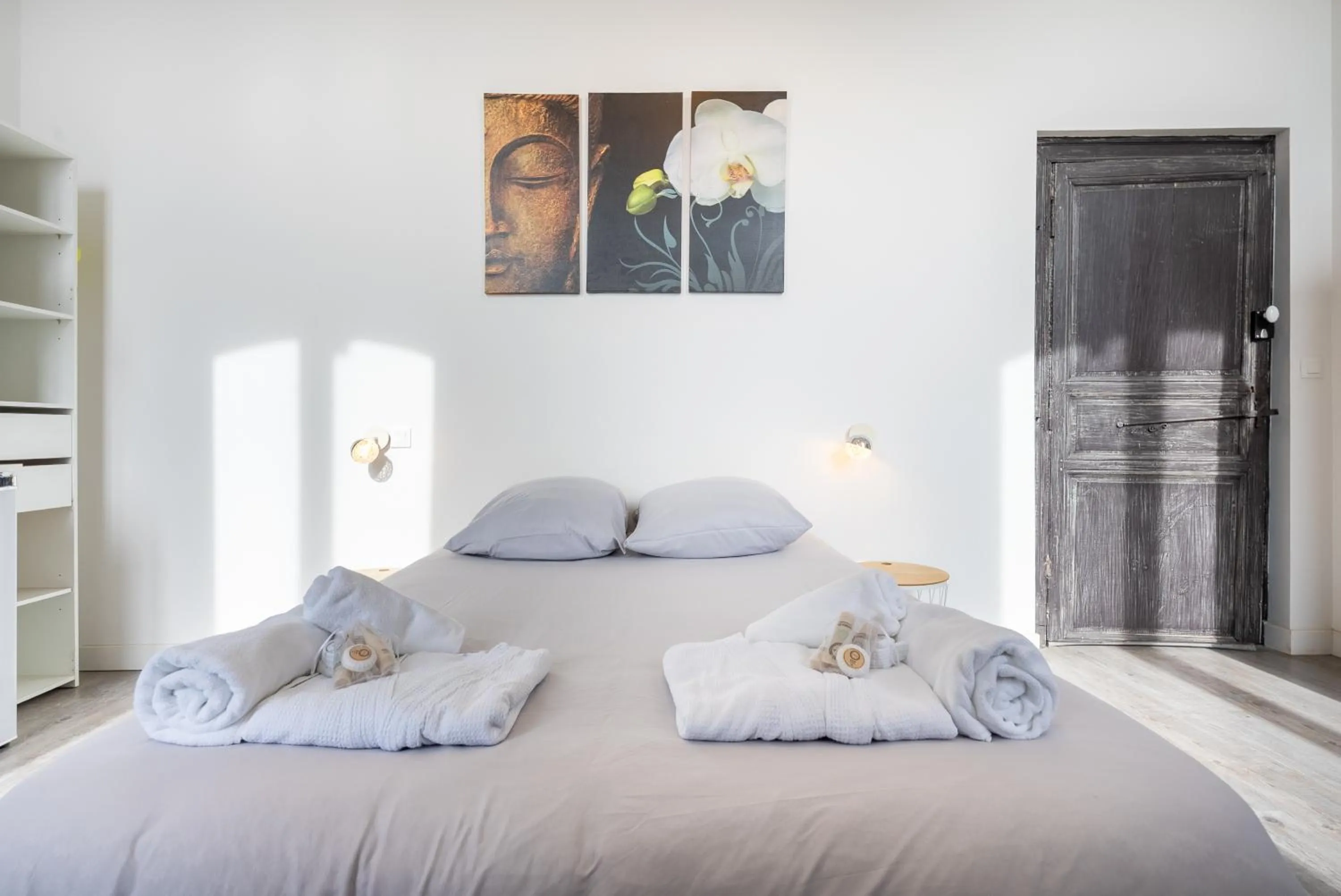 Bed in Château Fourclins Domaine privatif 15 personnes Parc & Bassin naturel Proche Toulouse