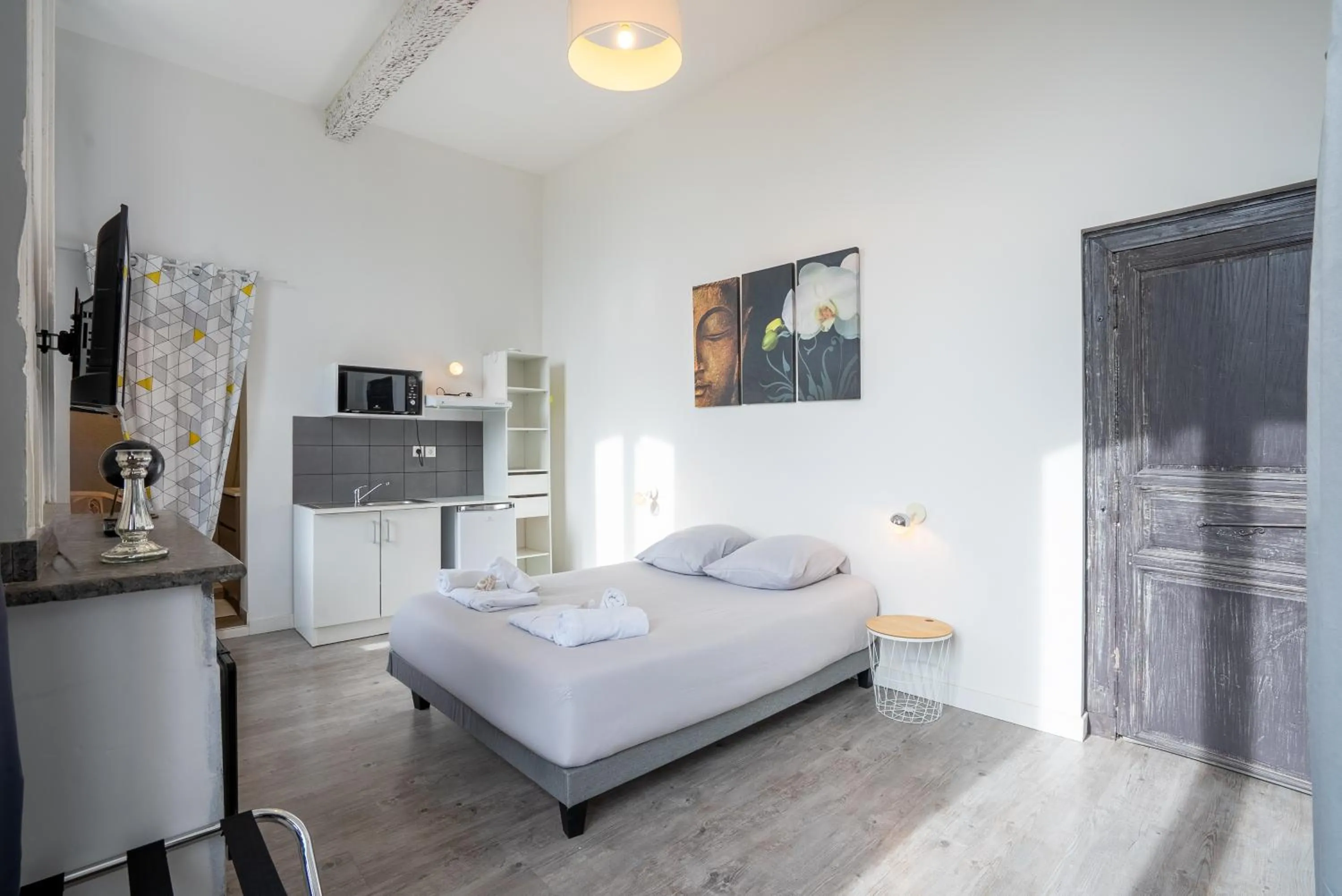 Bed in Château Fourclins Domaine privatif 15 personnes Parc & Bassin naturel Proche Toulouse