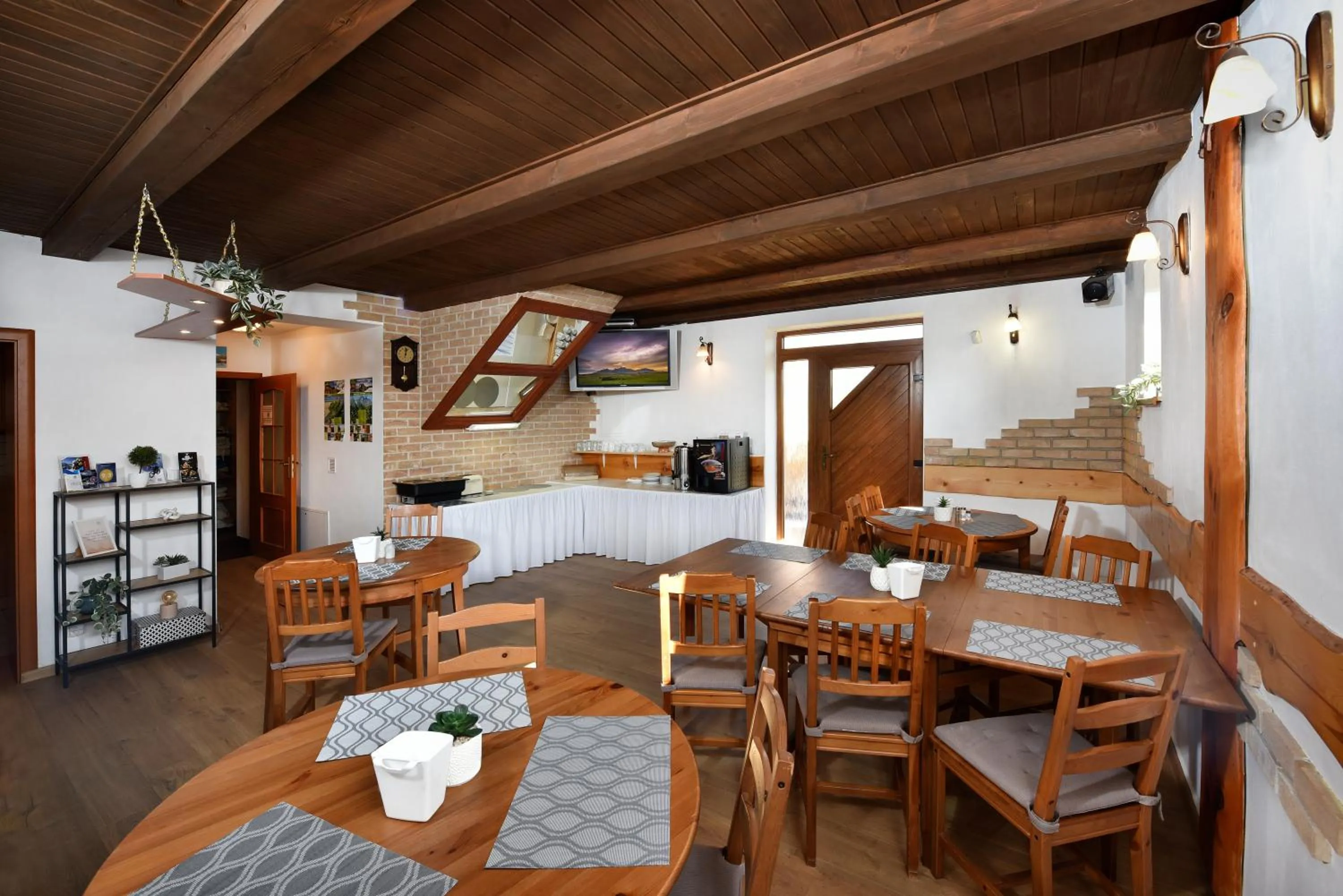 Communal lounge/ TV room in Vila Martina