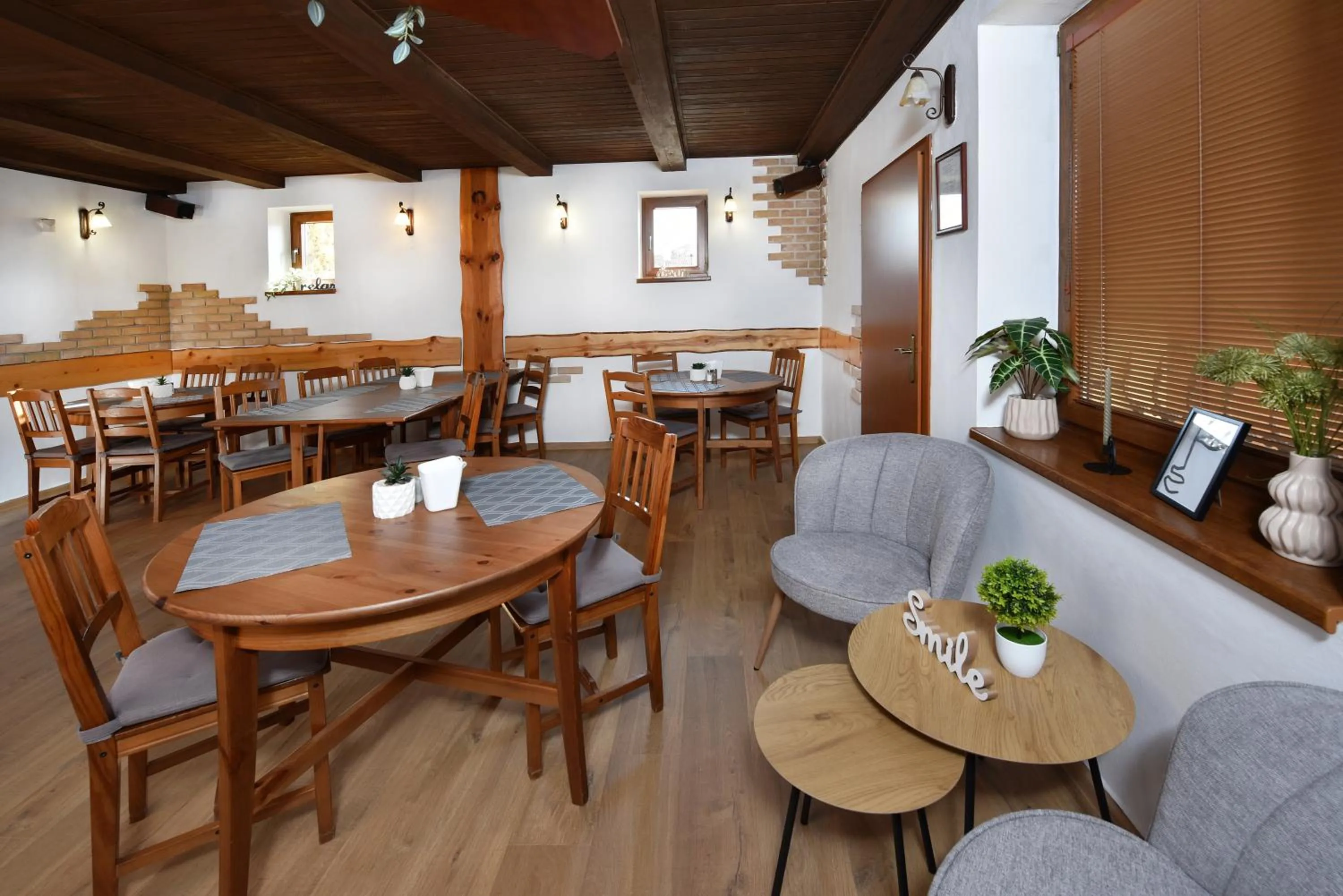 Communal lounge/ TV room in Vila Martina