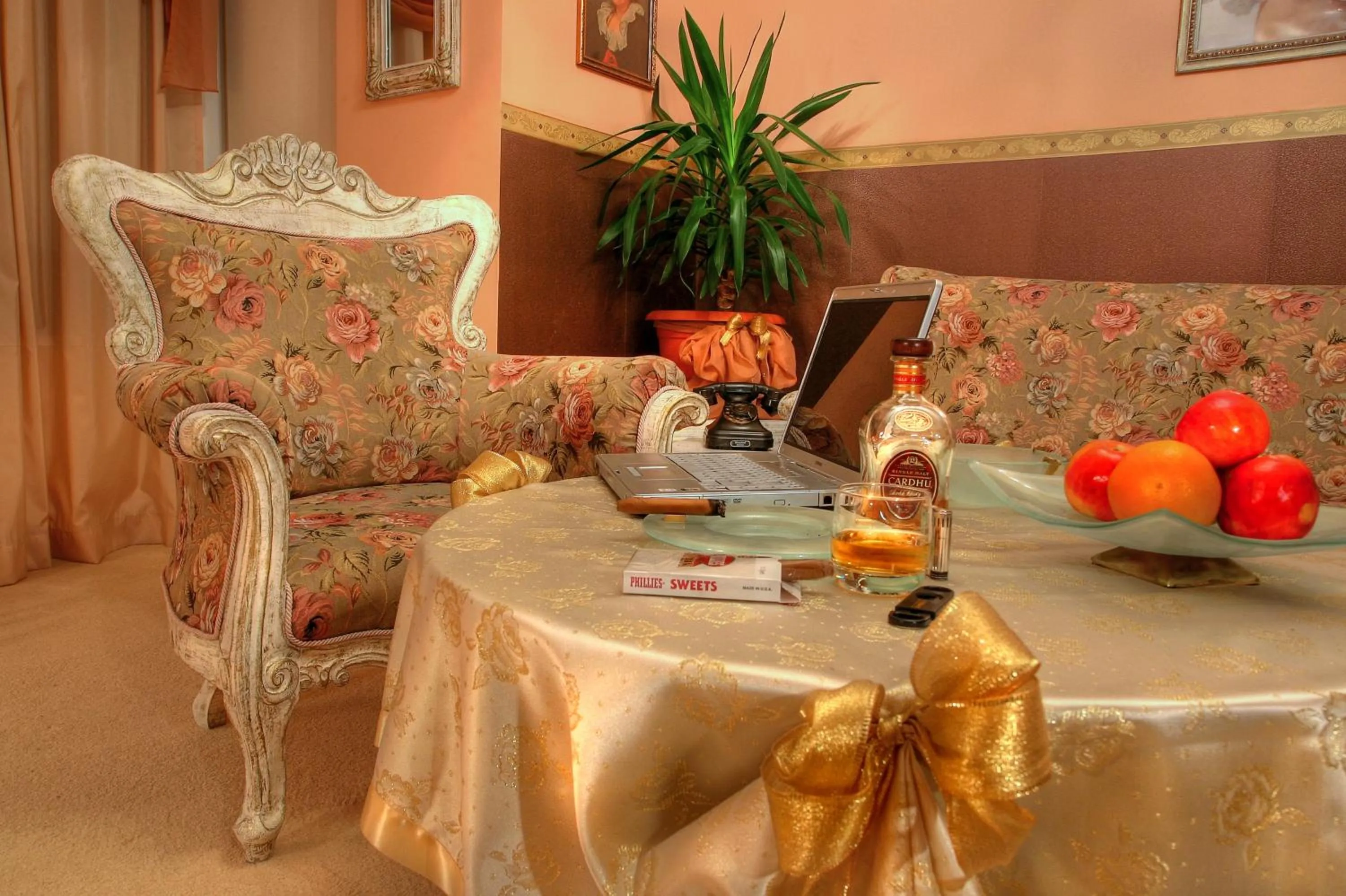 Decorative detail in Family Hotel Mania