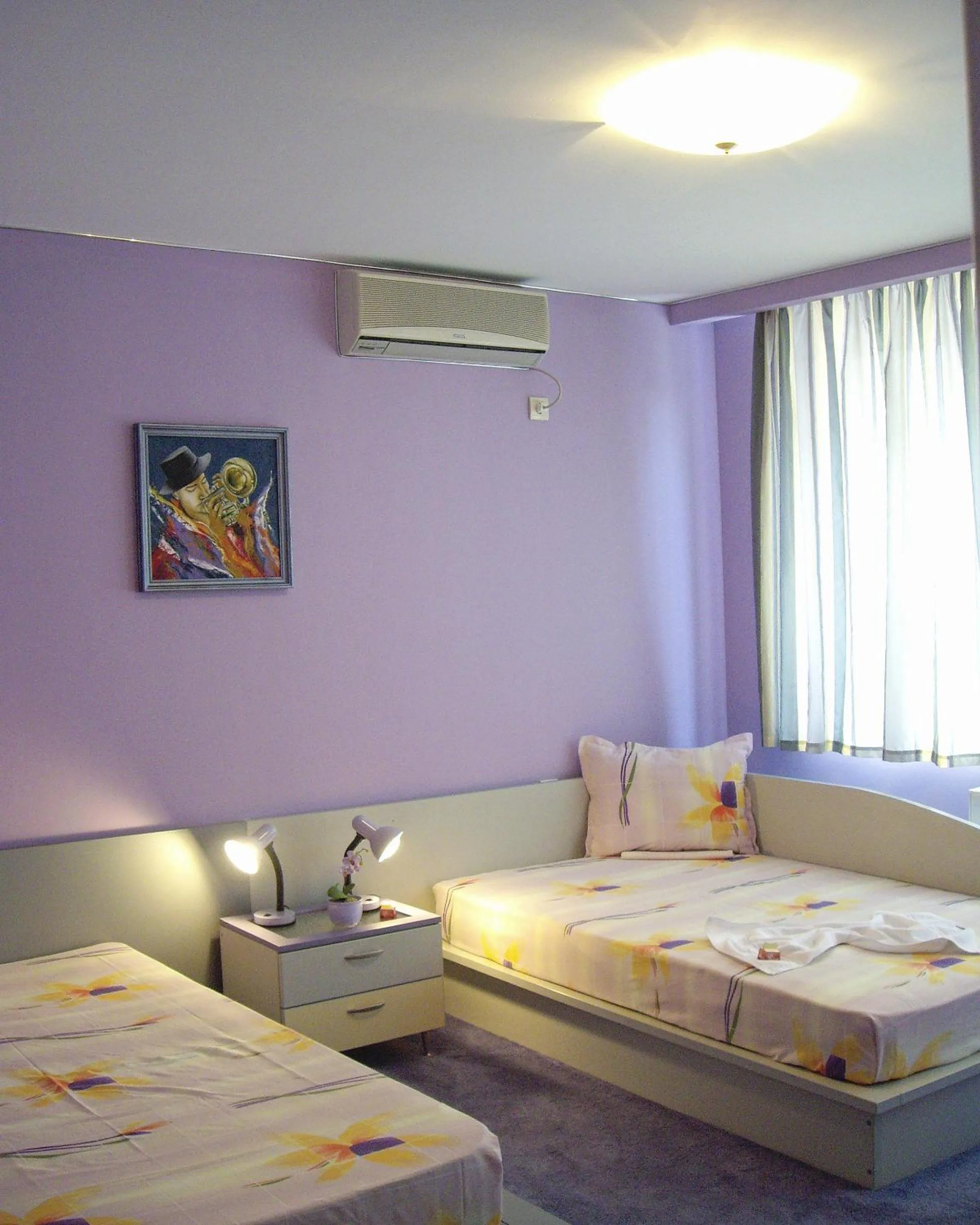 Photo of the whole room, Bed in Family Hotel Mania