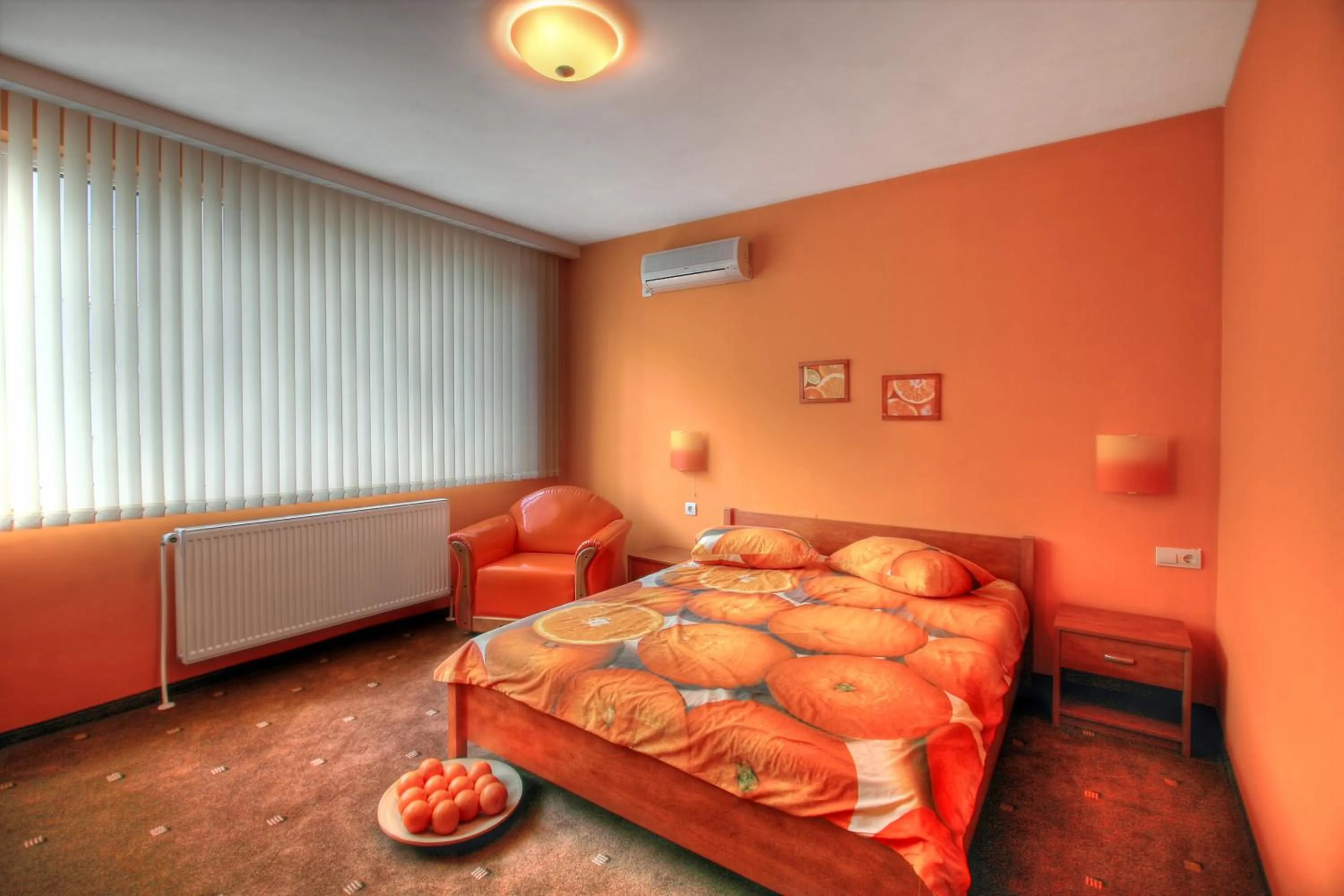 Photo of the whole room, Bed in Family Hotel Mania