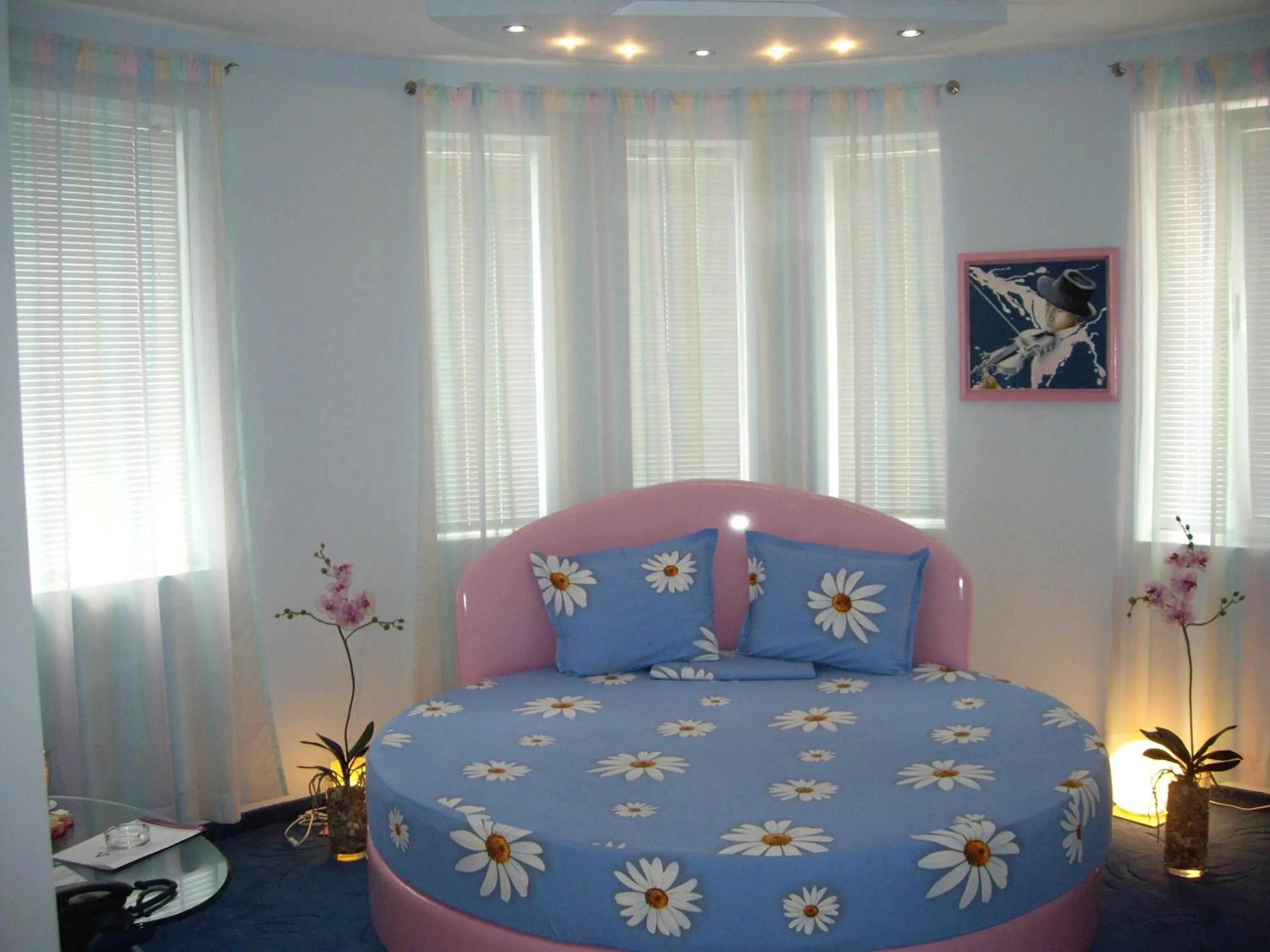 Photo of the whole room, Bed in Family Hotel Mania