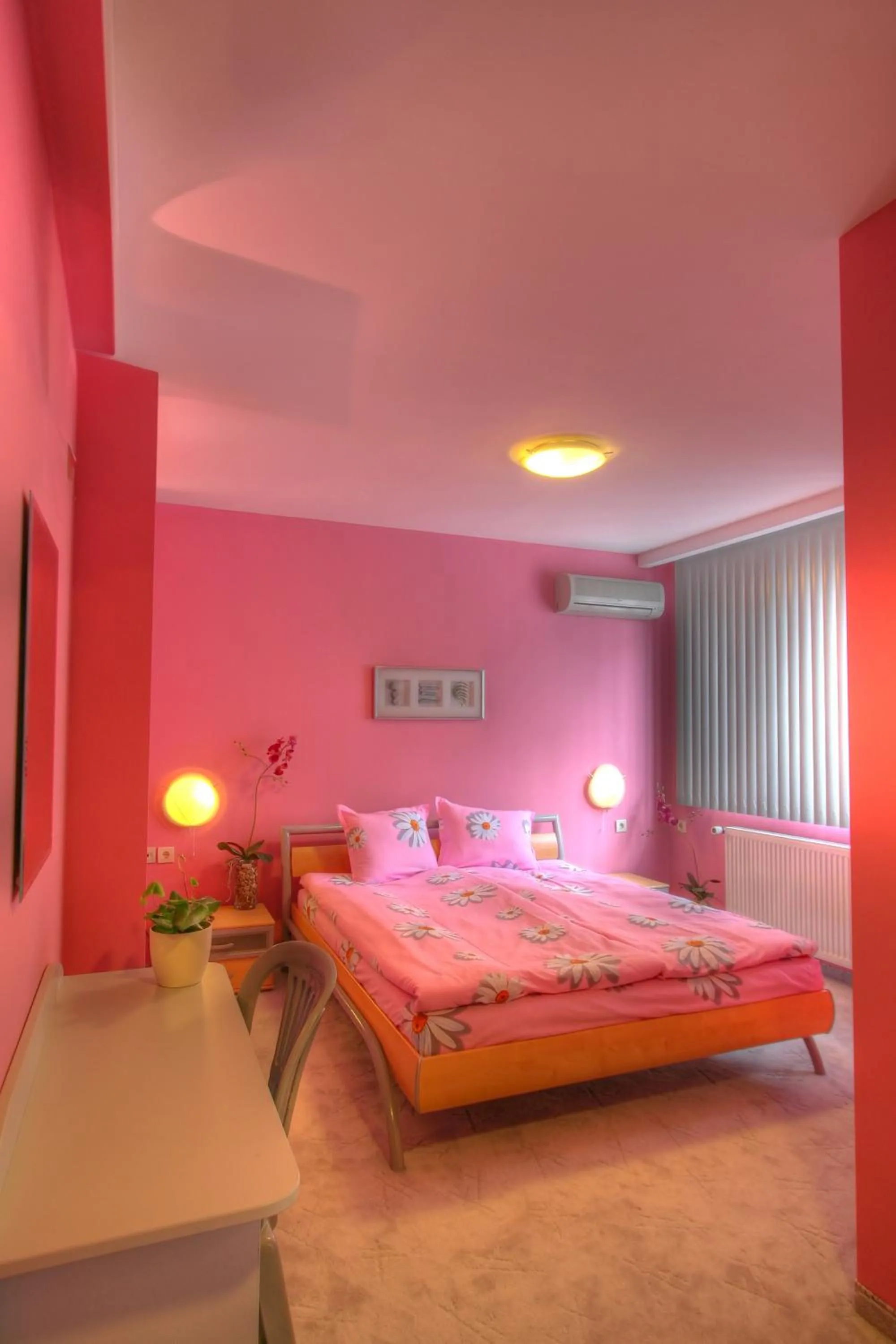 Photo of the whole room, Bed in Family Hotel Mania