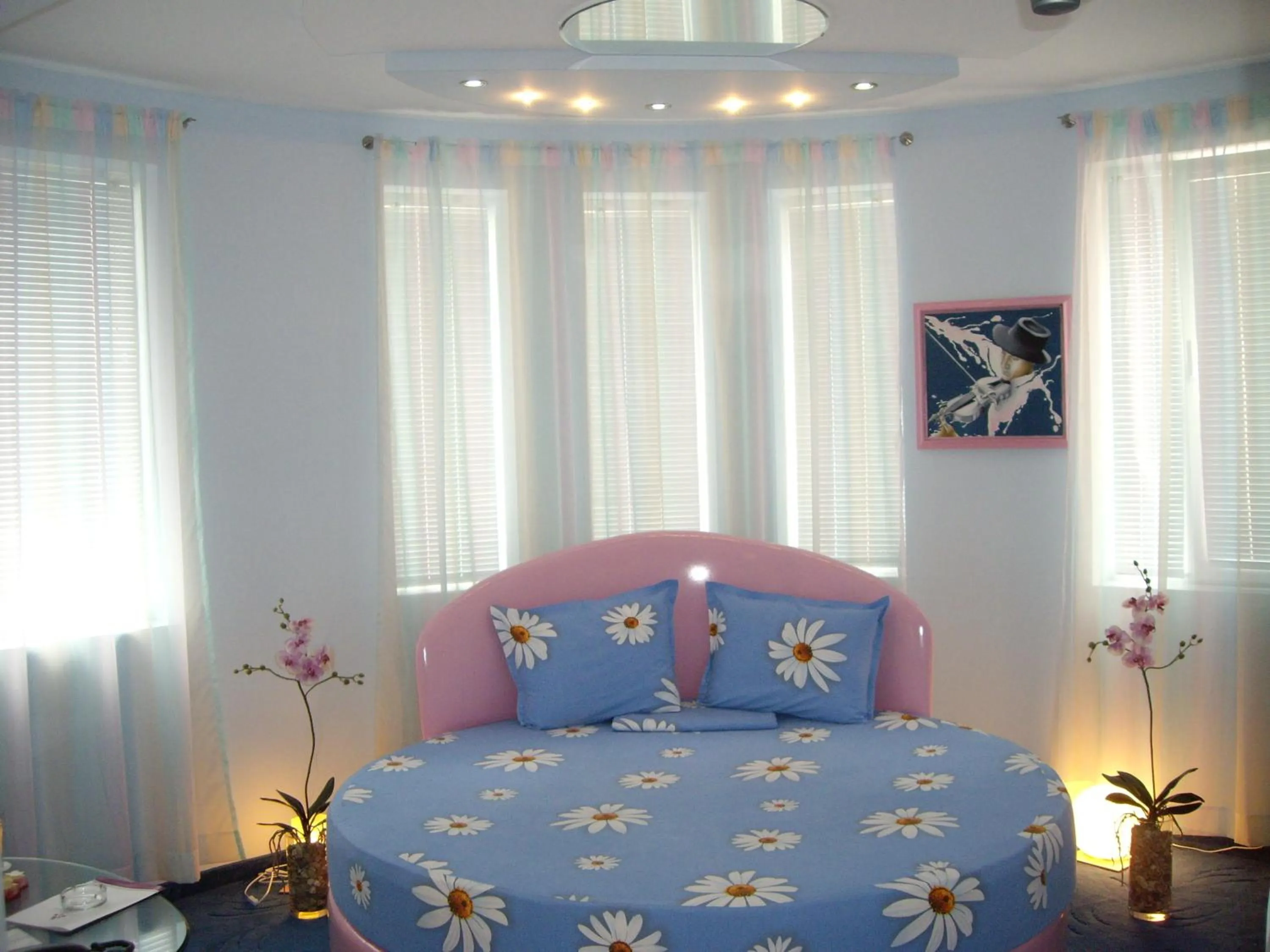 Photo of the whole room, Bed in Family Hotel Mania