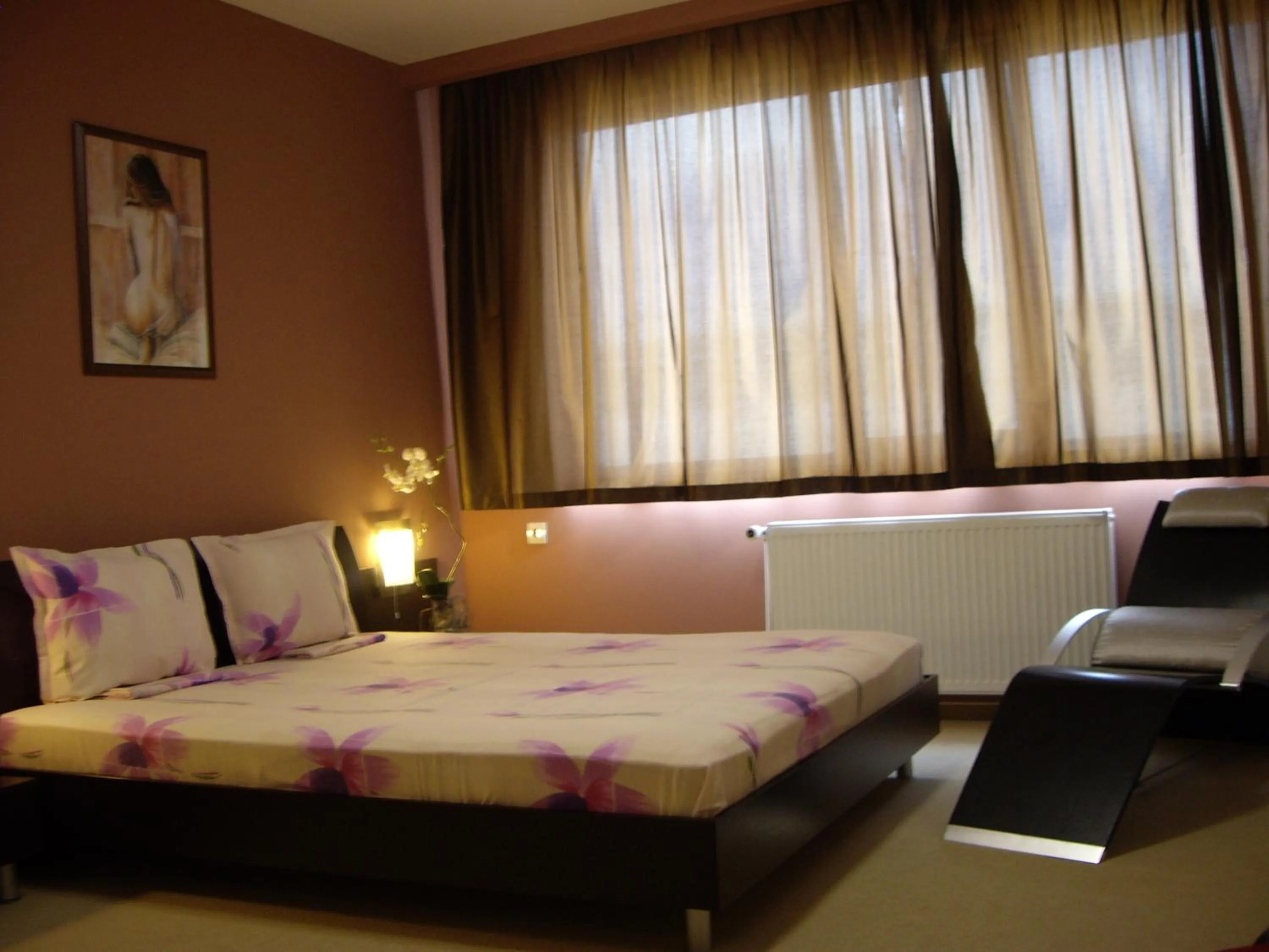 Photo of the whole room, Bed in Family Hotel Mania