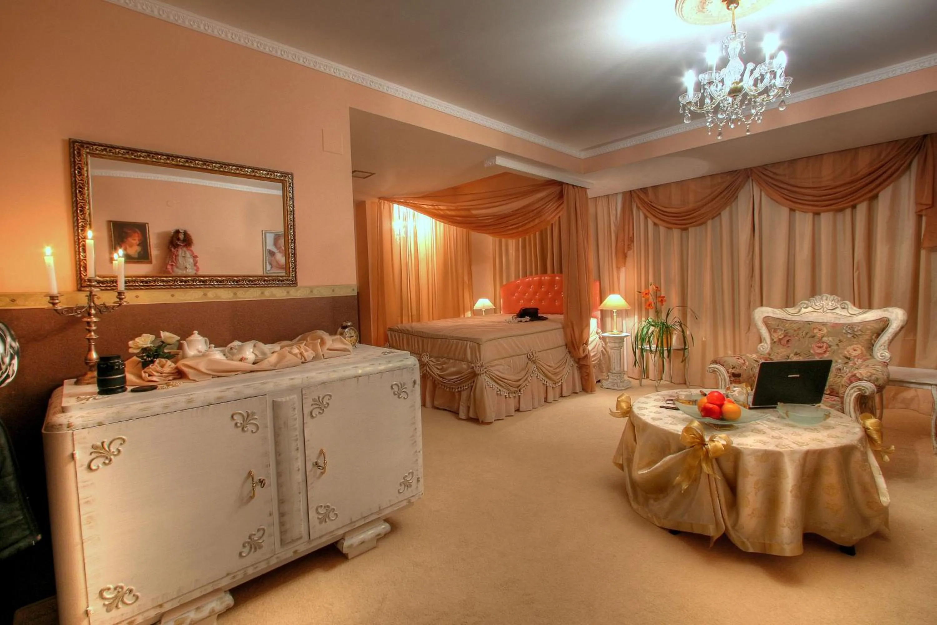 Photo of the whole room, Bed in Family Hotel Mania