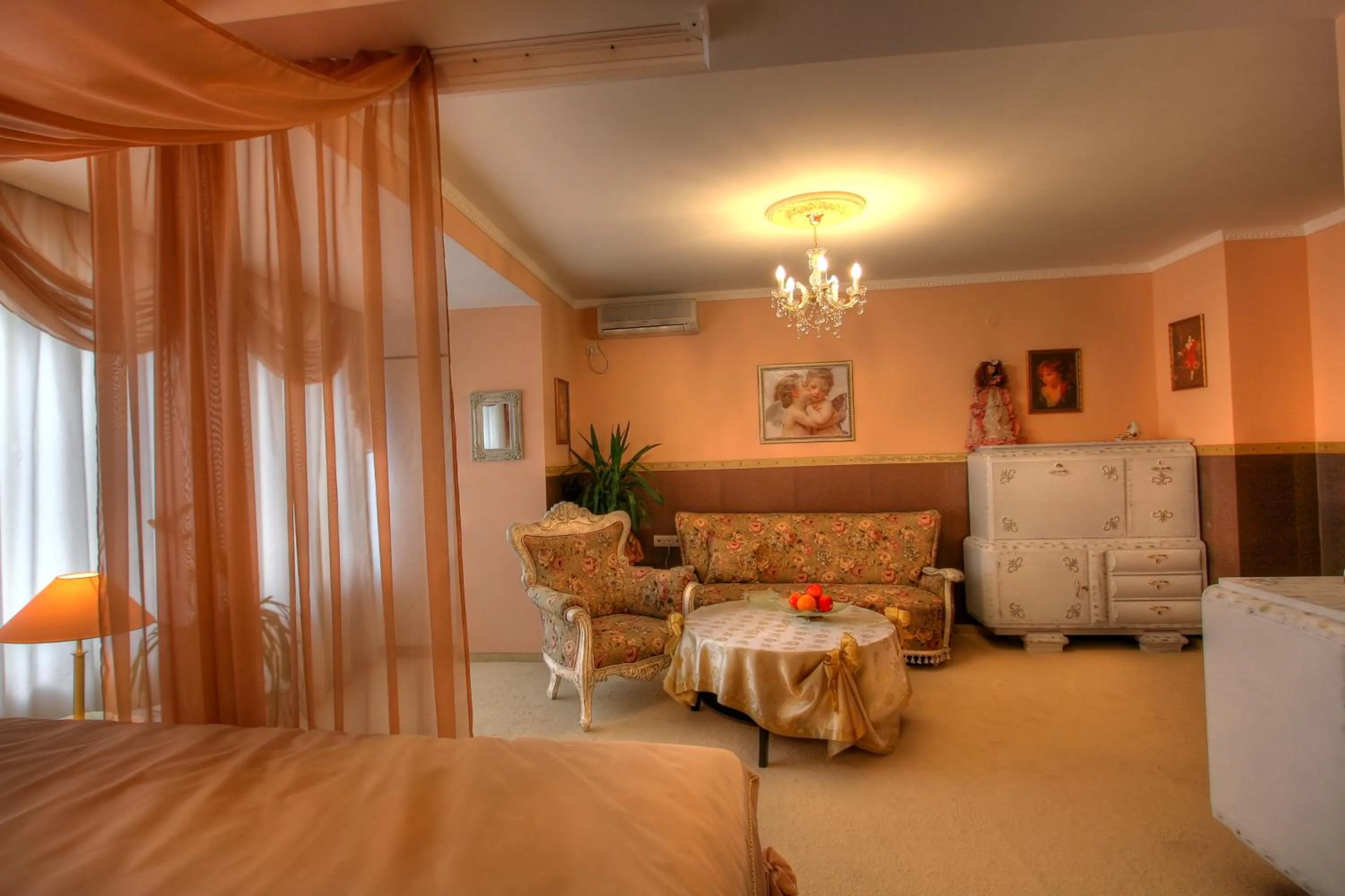 Photo of the whole room, Bed in Family Hotel Mania