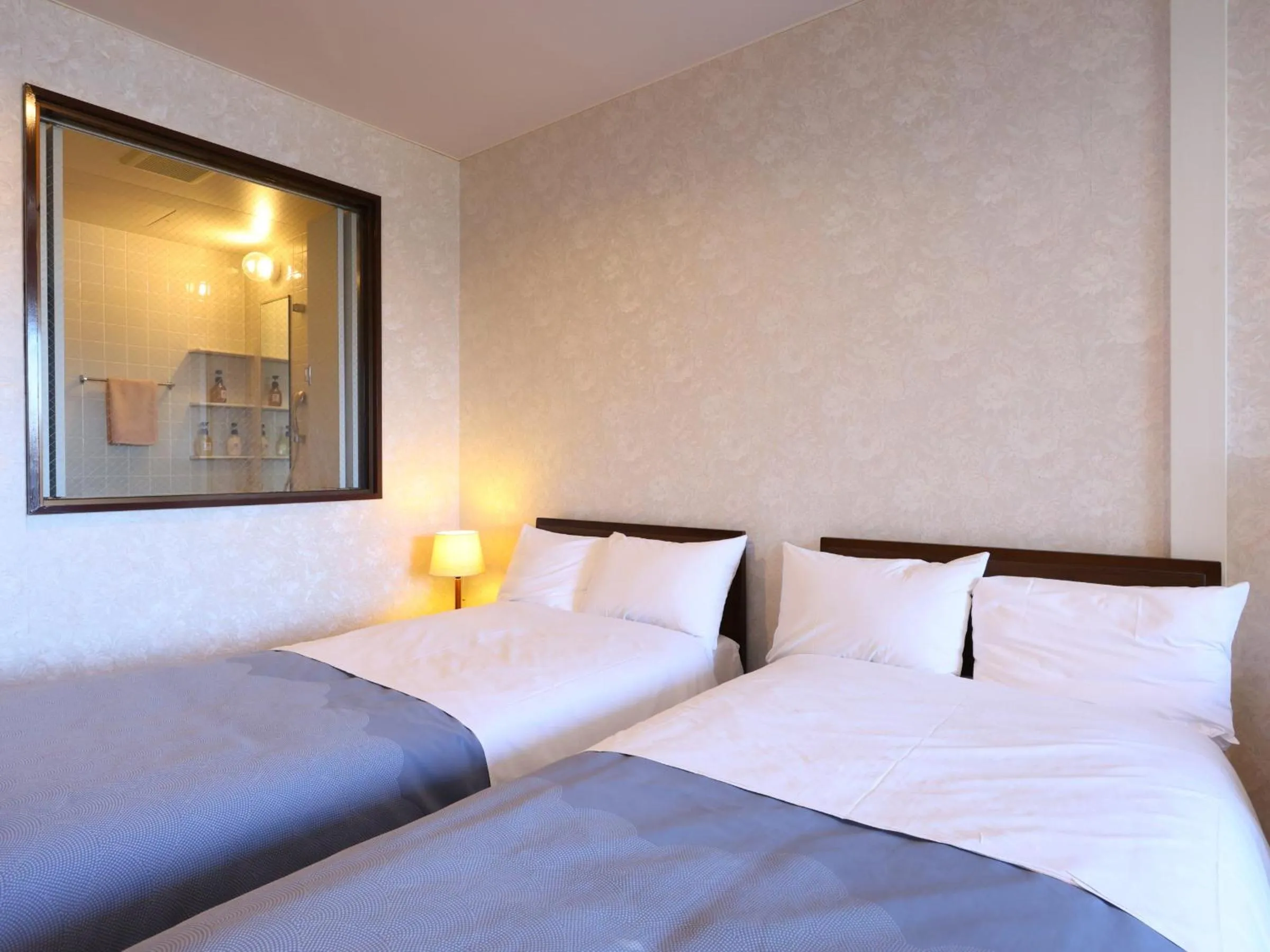 Photo of the whole room, Bed in Shoji Mount Hotel