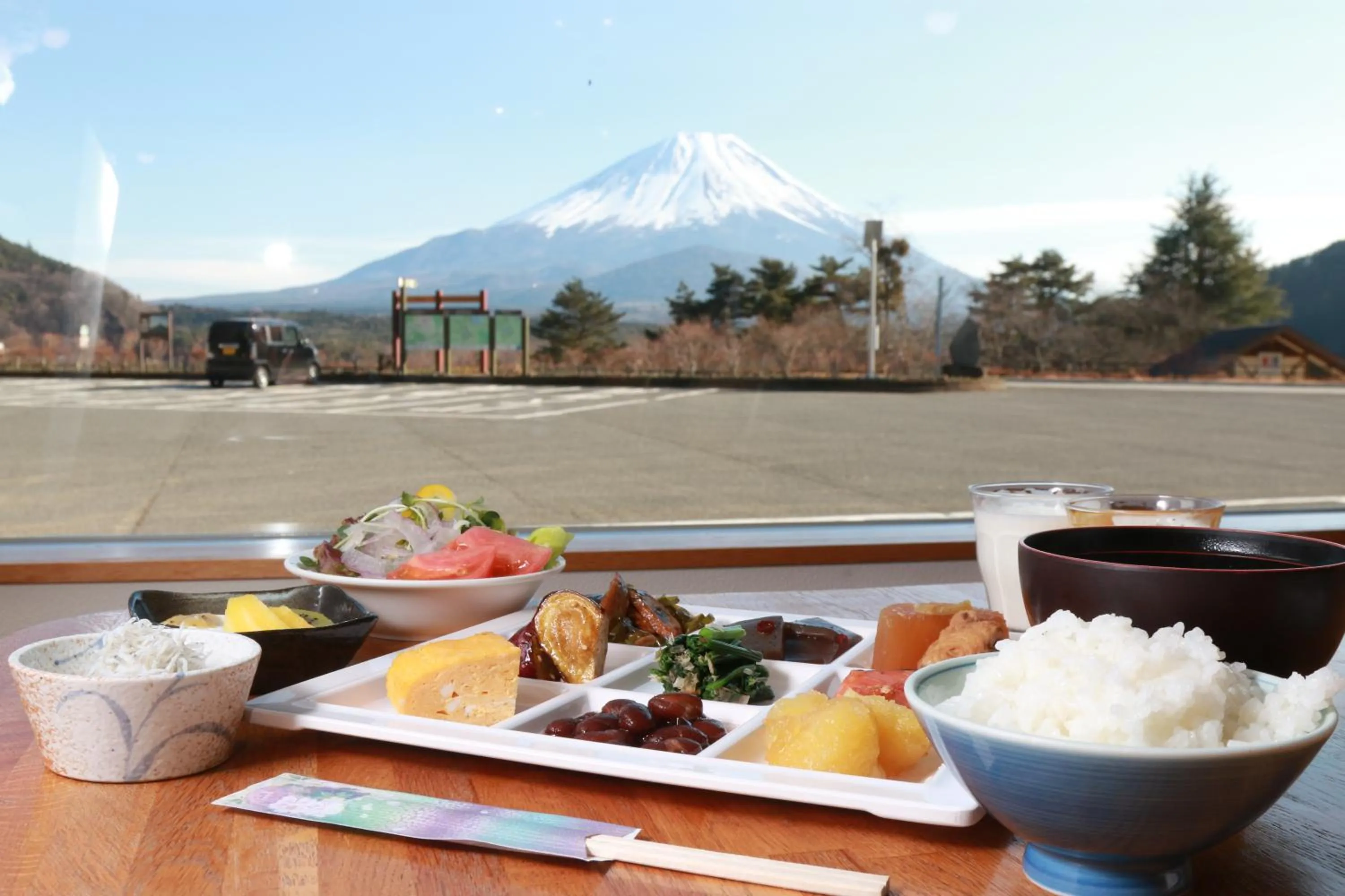 Restaurant/places to eat in Shoji Mount Hotel