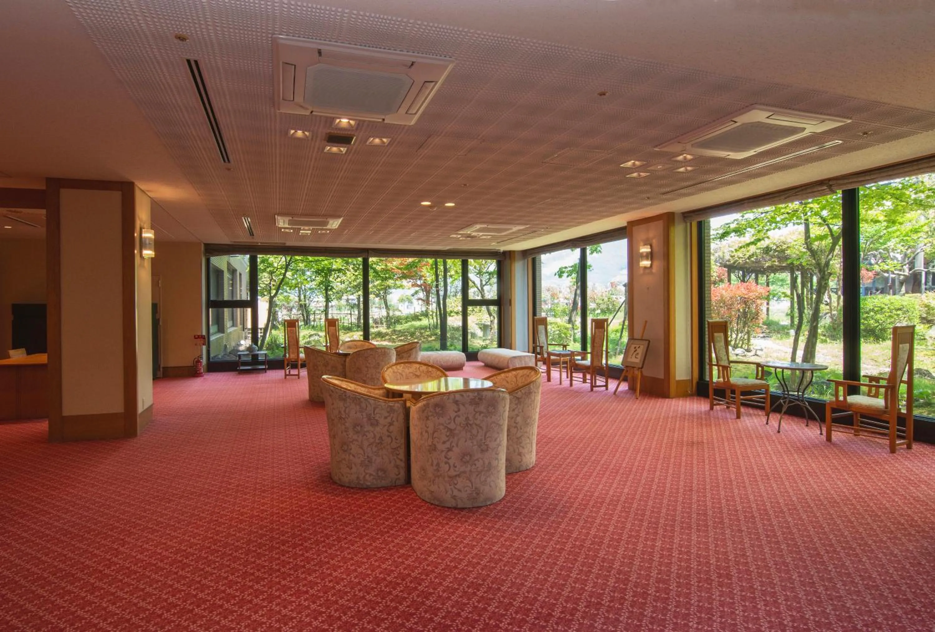 Lobby or reception in Yufuin Hotel Shuhokan
