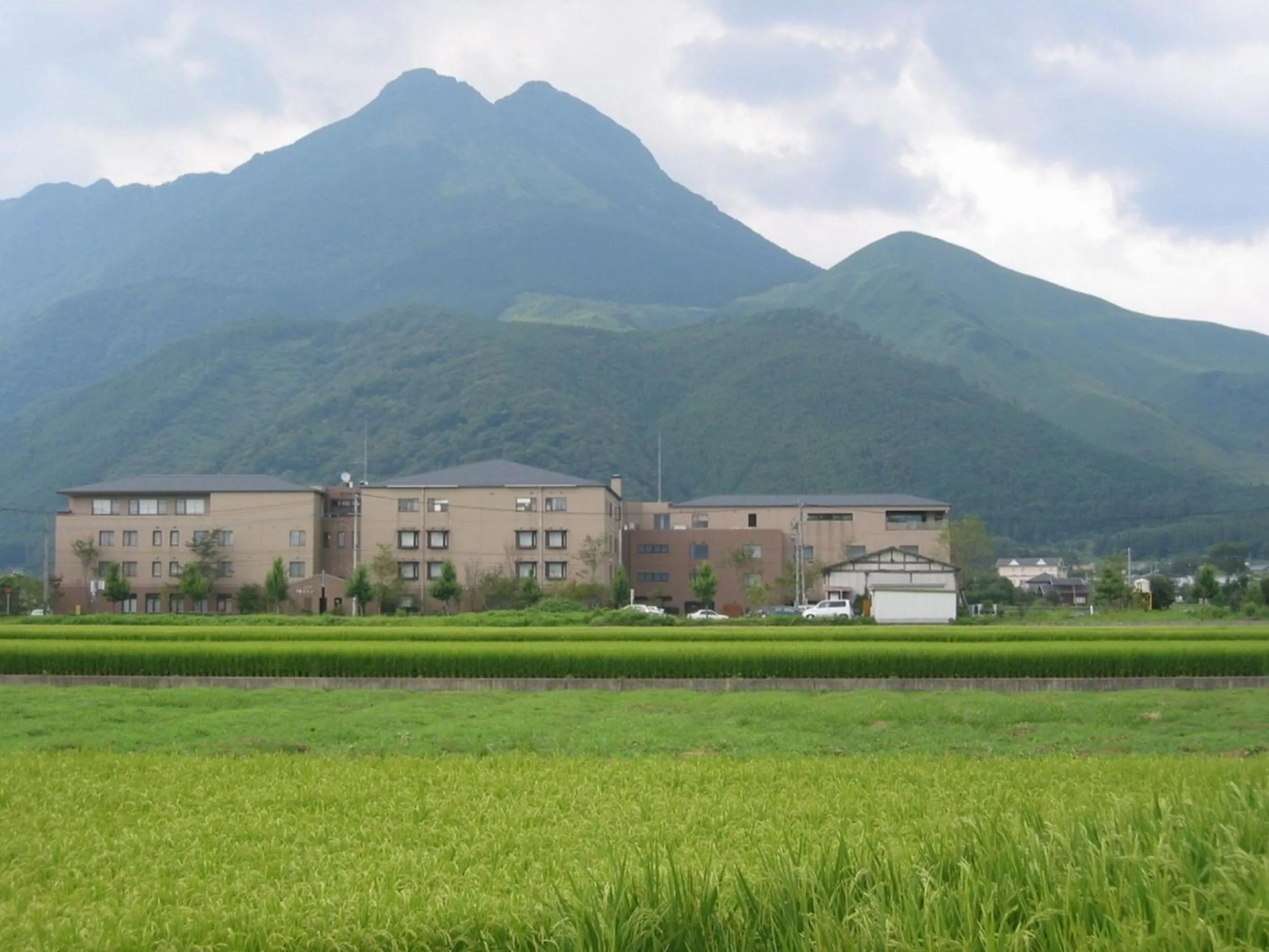 Property building in Yufuin Hotel Shuhokan
