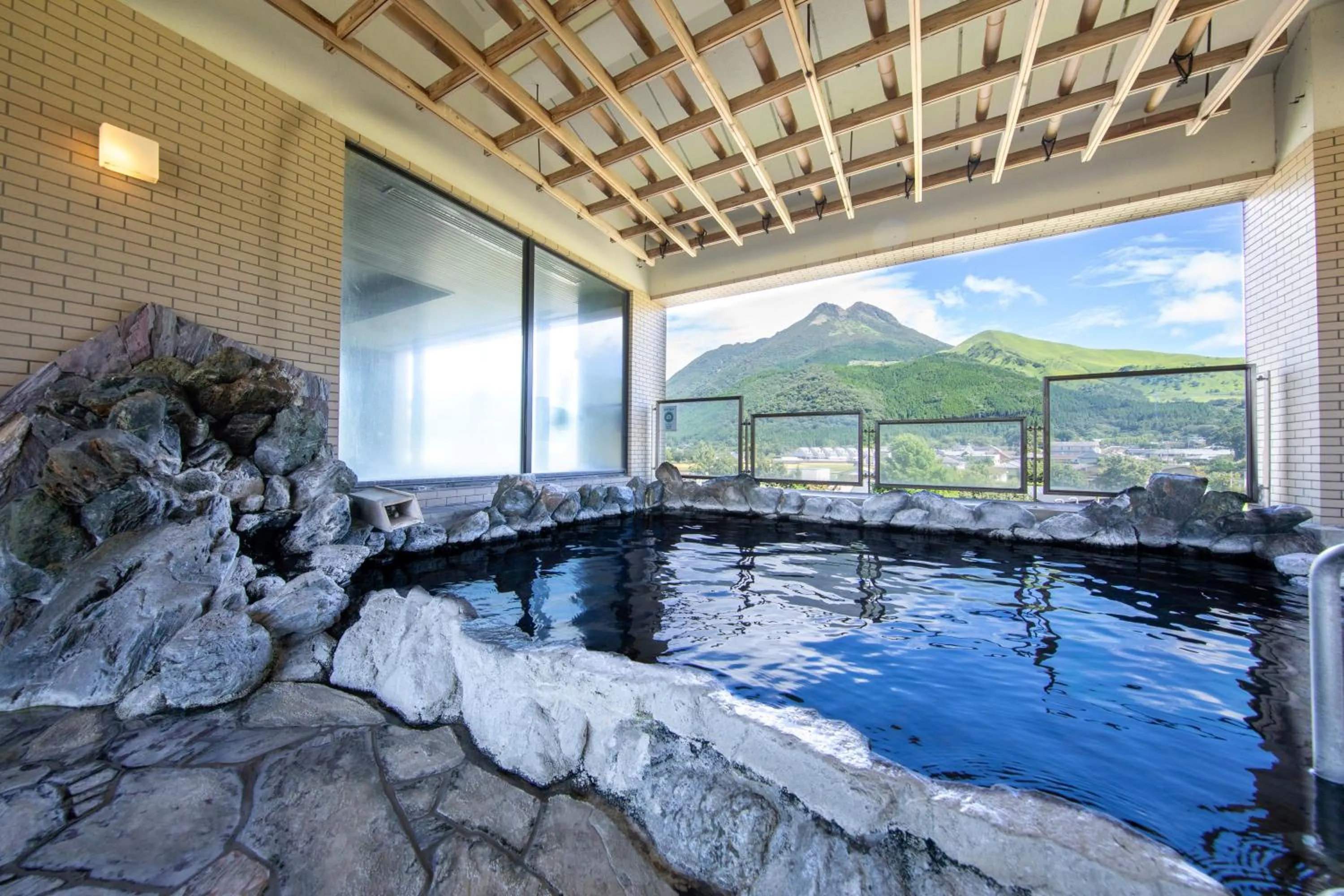 Hot Spring Bath in Yufuin Hotel Shuhokan