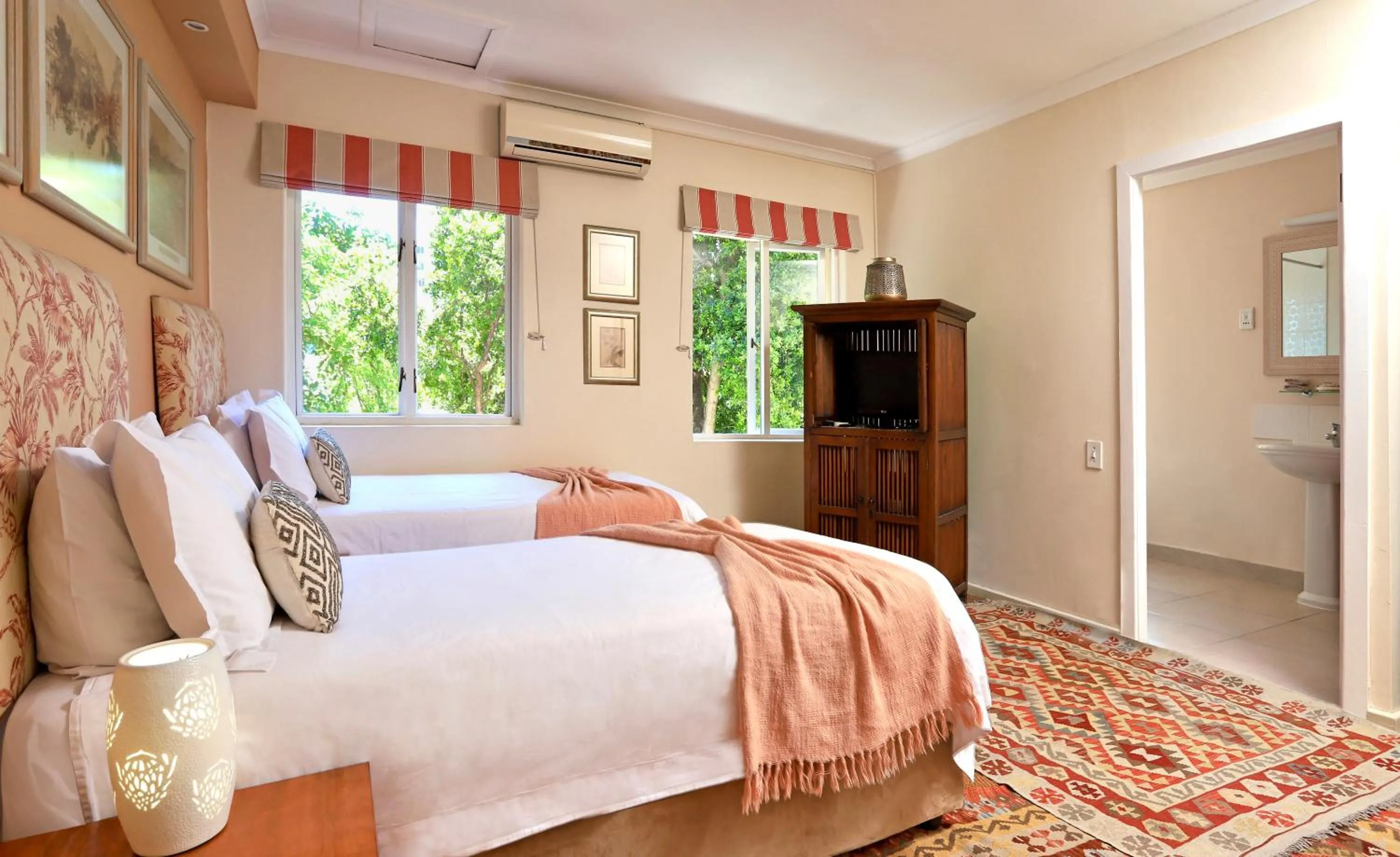 Bed in Rosedene Guest House