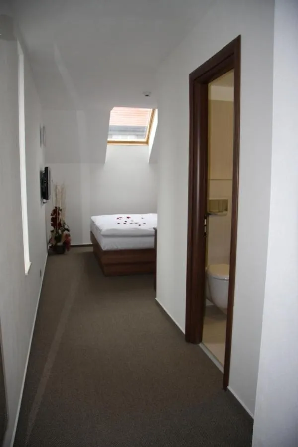 Day, Bed in Art Hotel Podebrady