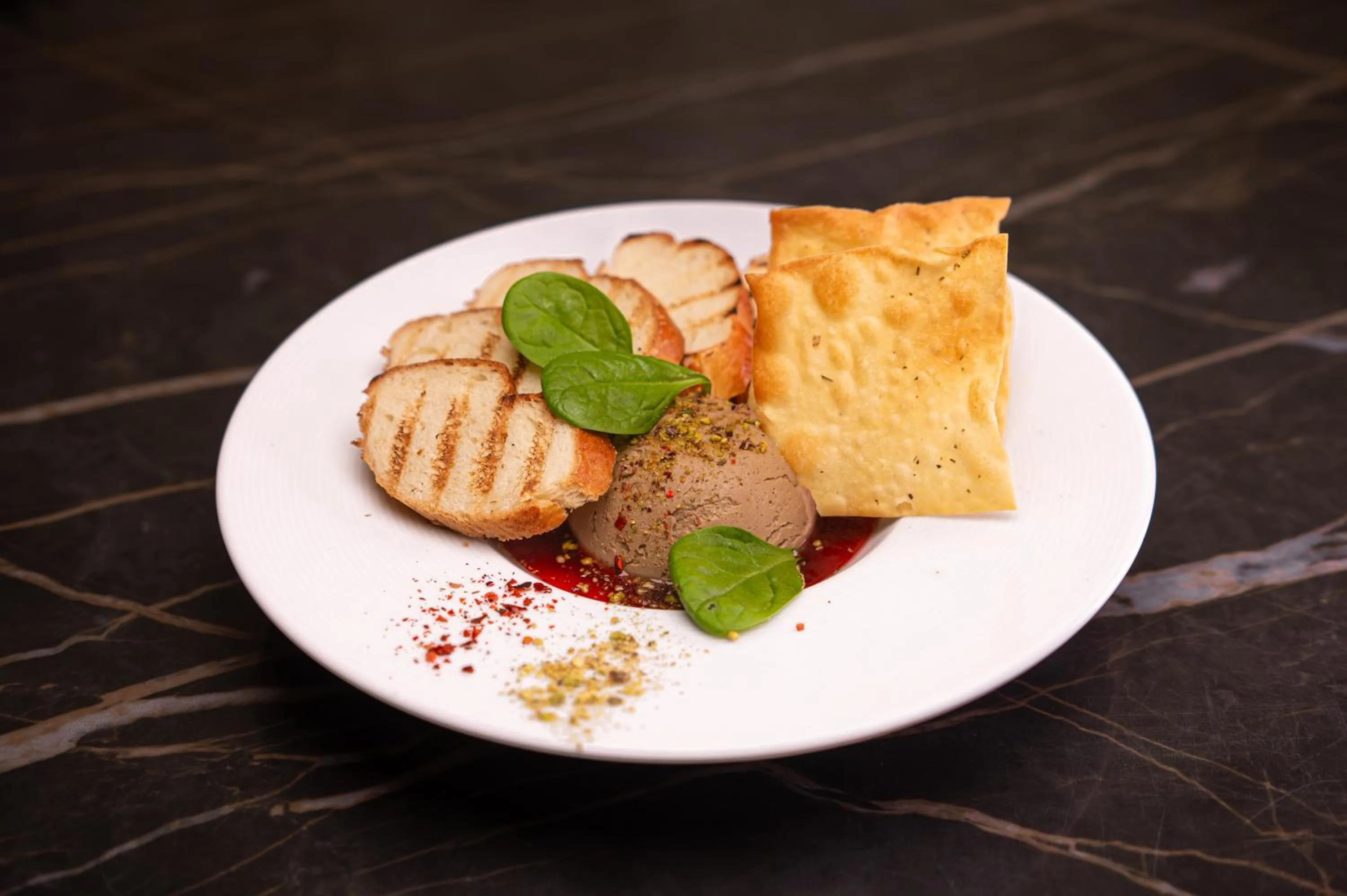 Restaurant/places to eat in Nadiya Hotel