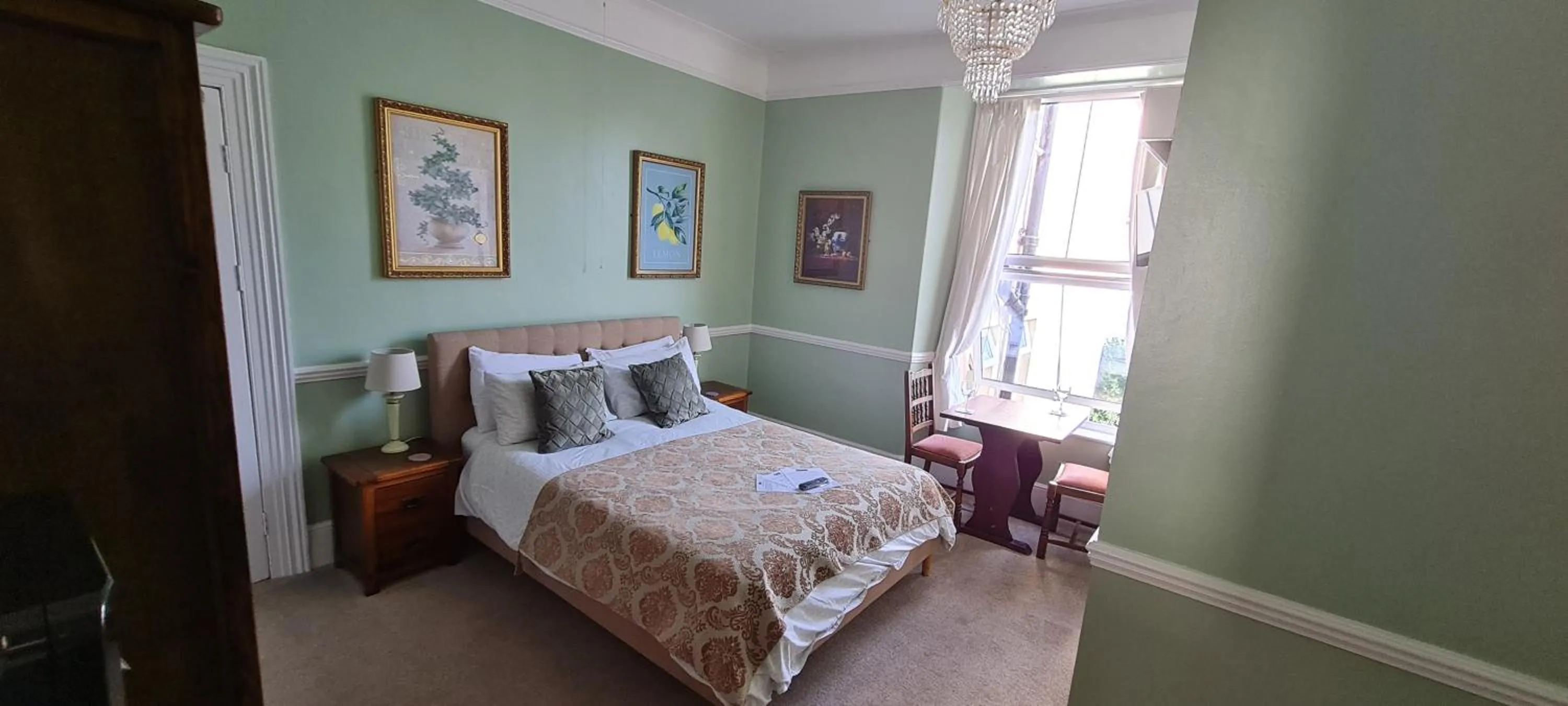 Bed in The Pendennis Guest House