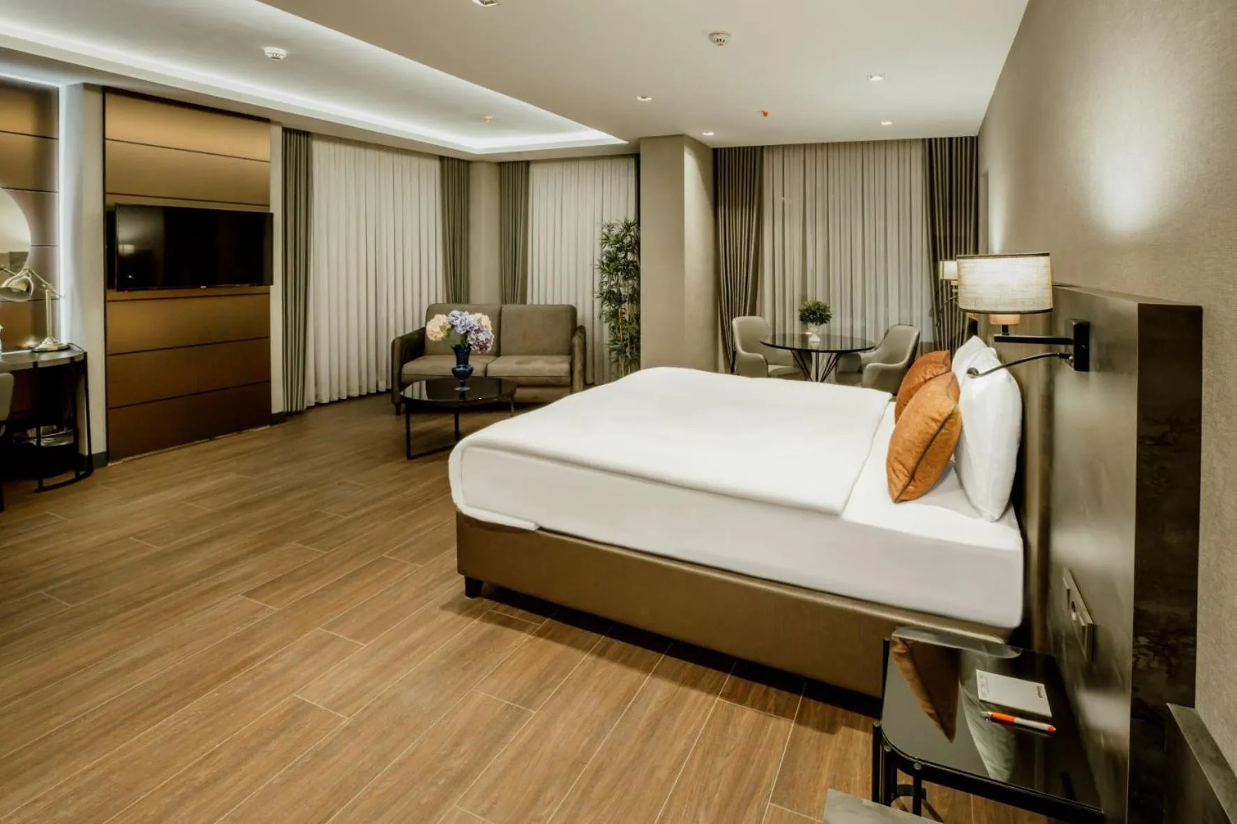 Photo of the whole room, Bed in Kızılkaya Business Otel