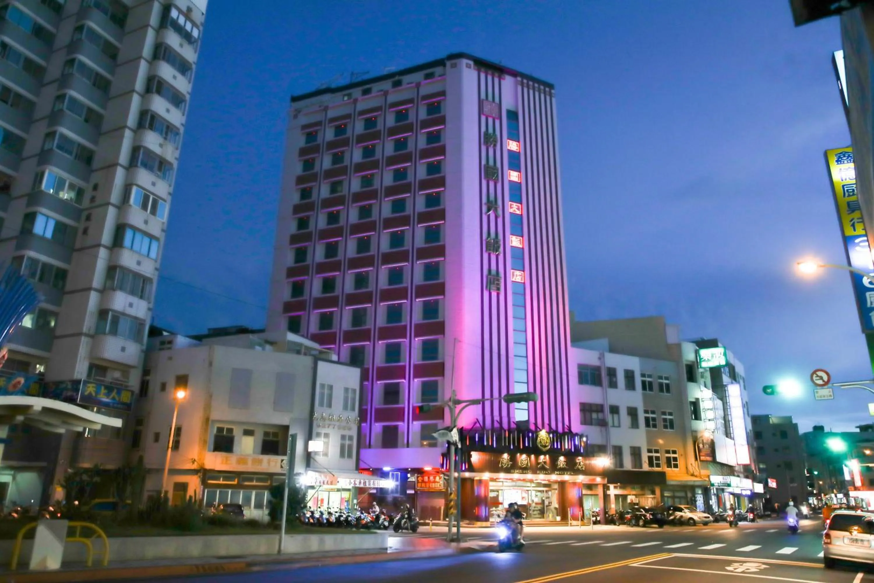 Property building in Sheng-Kuo Hotel