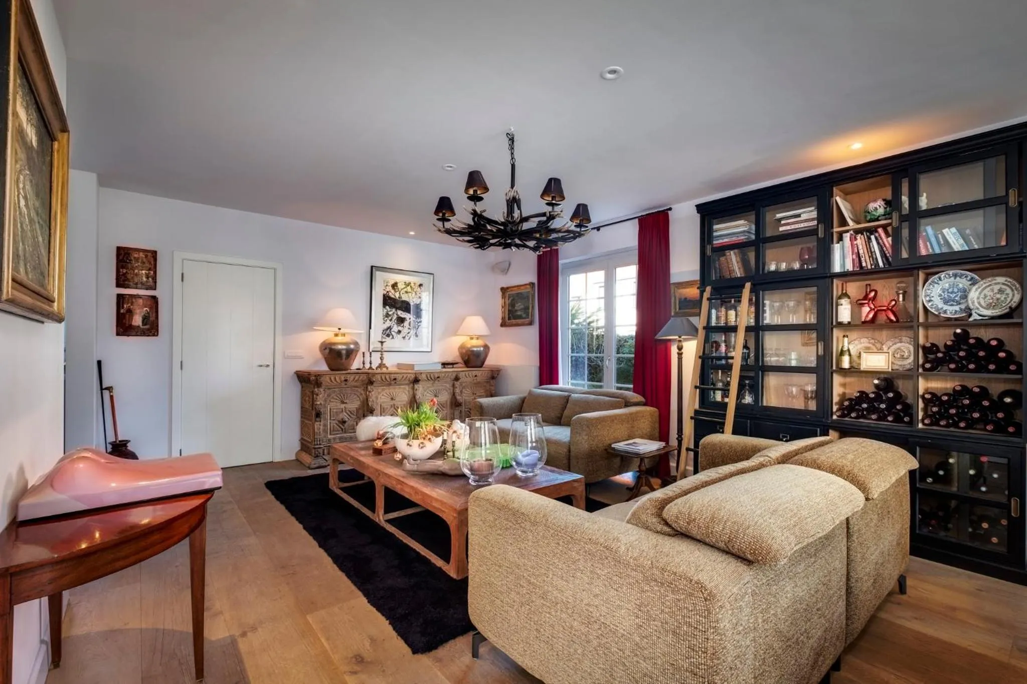 Library in B&B Maison seki