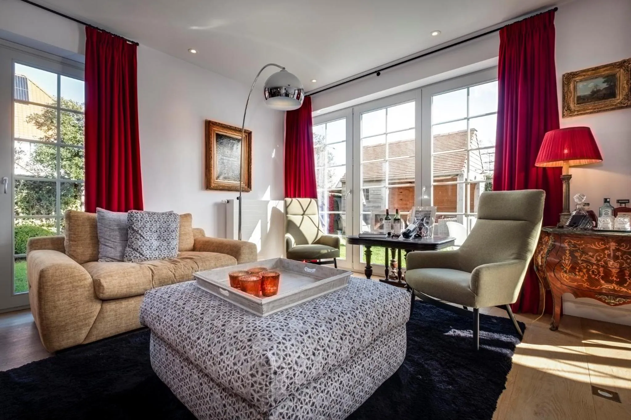 Communal lounge/ TV room in B&B Maison seki