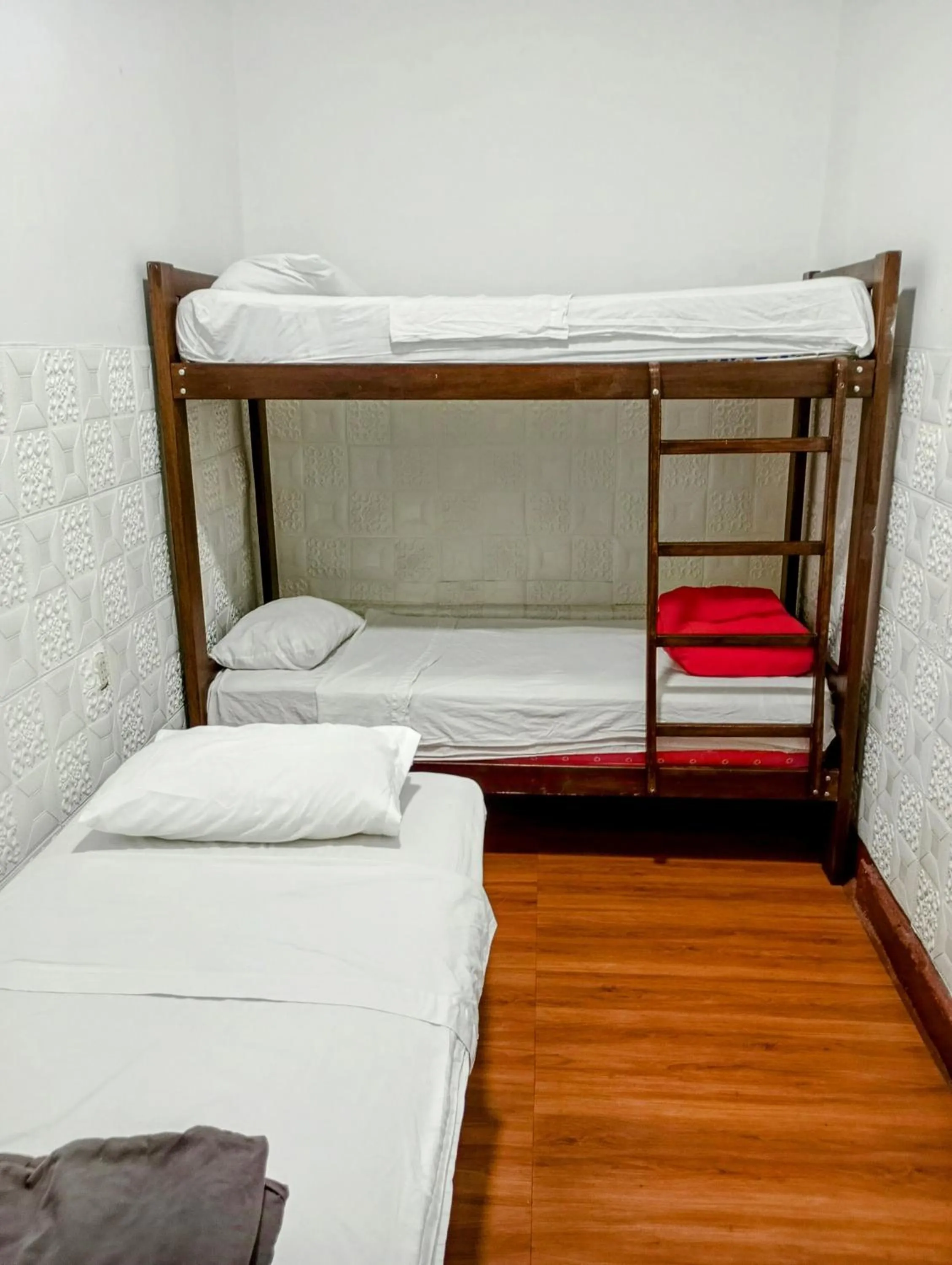 Photo of the whole room, Bed in Samanai Wasi
