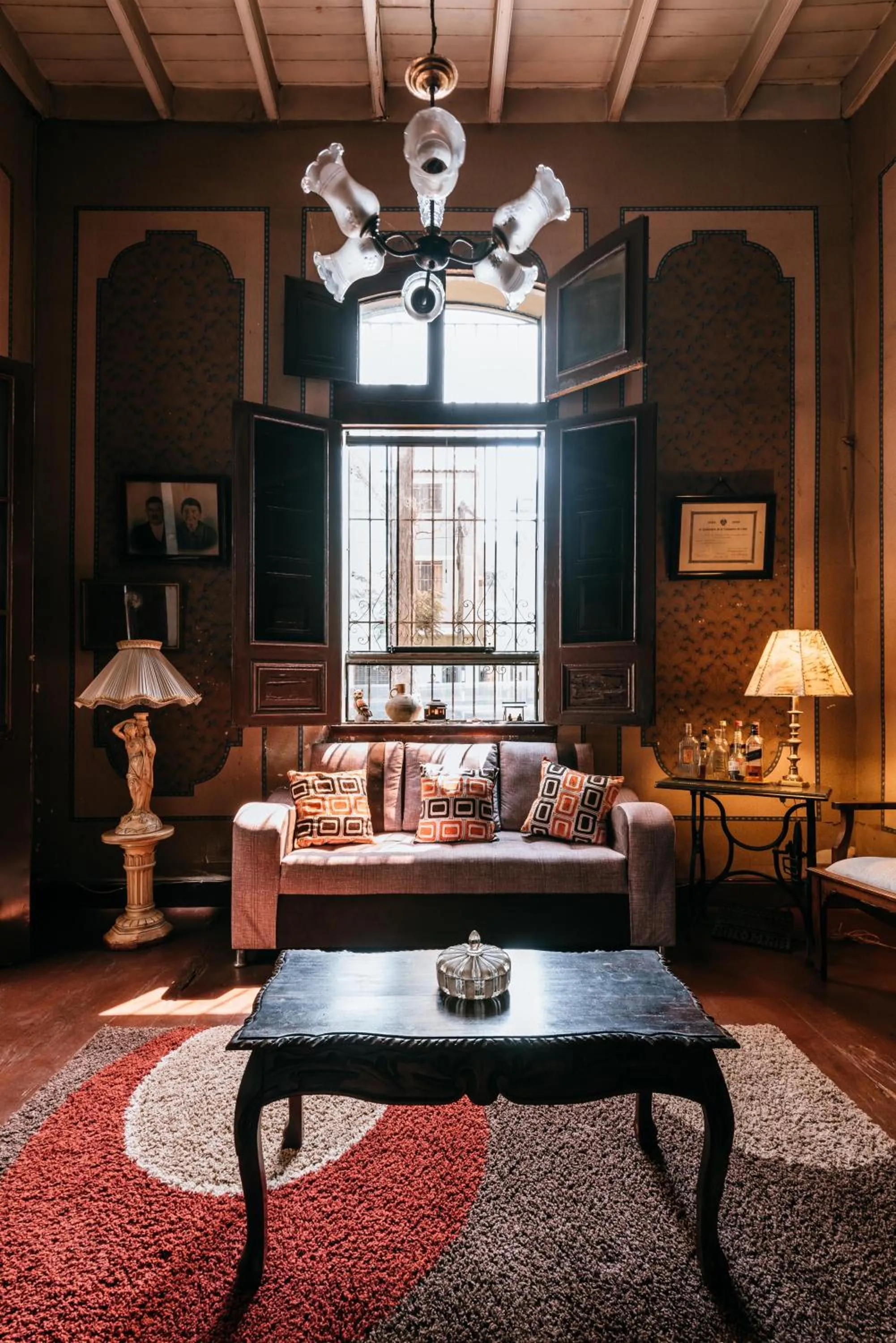 Communal lounge/ TV room in Samanai Wasi