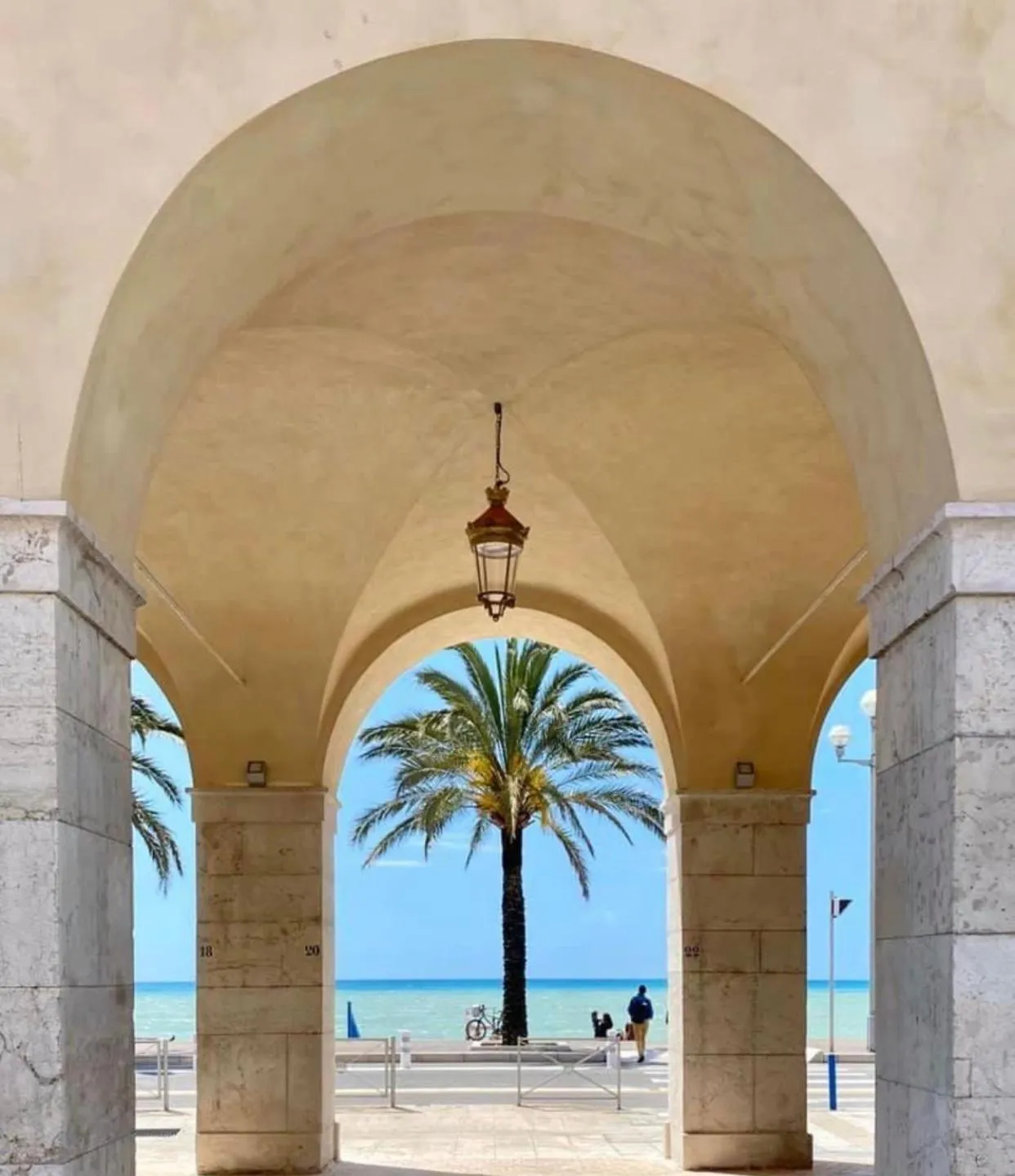 Facade/entrance in Room with a vue