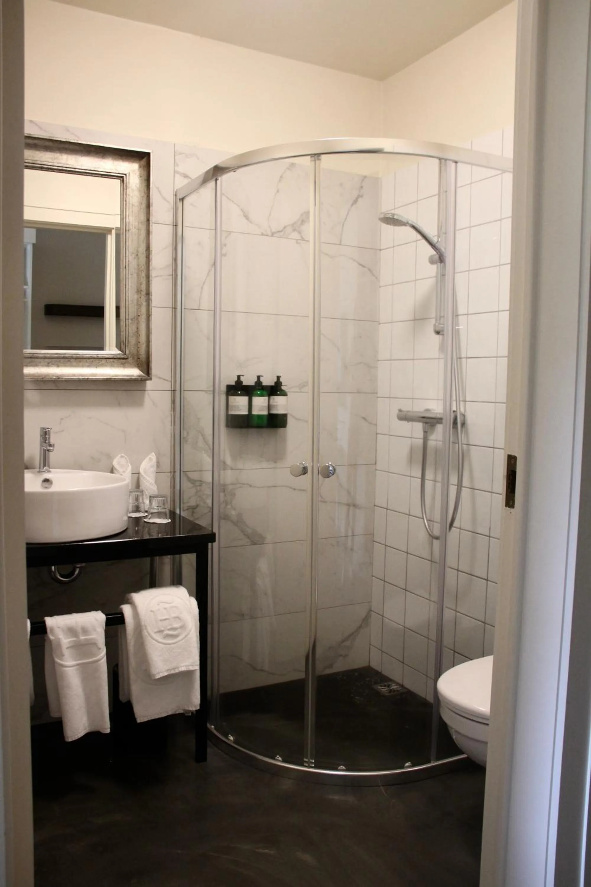 Bathroom in Hotel Búdir