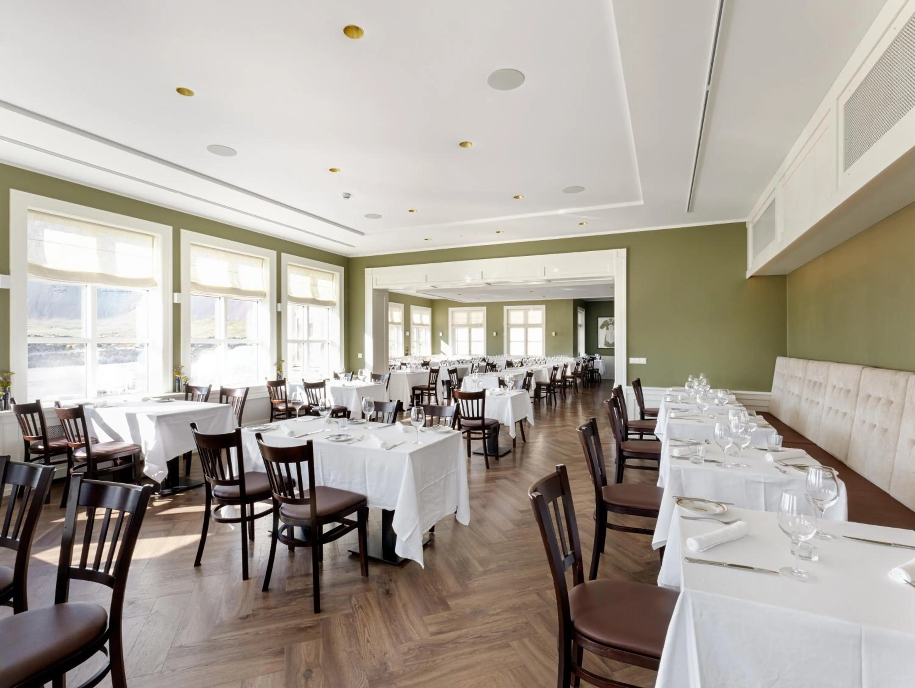 Restaurant/places to eat in Hotel Búdir