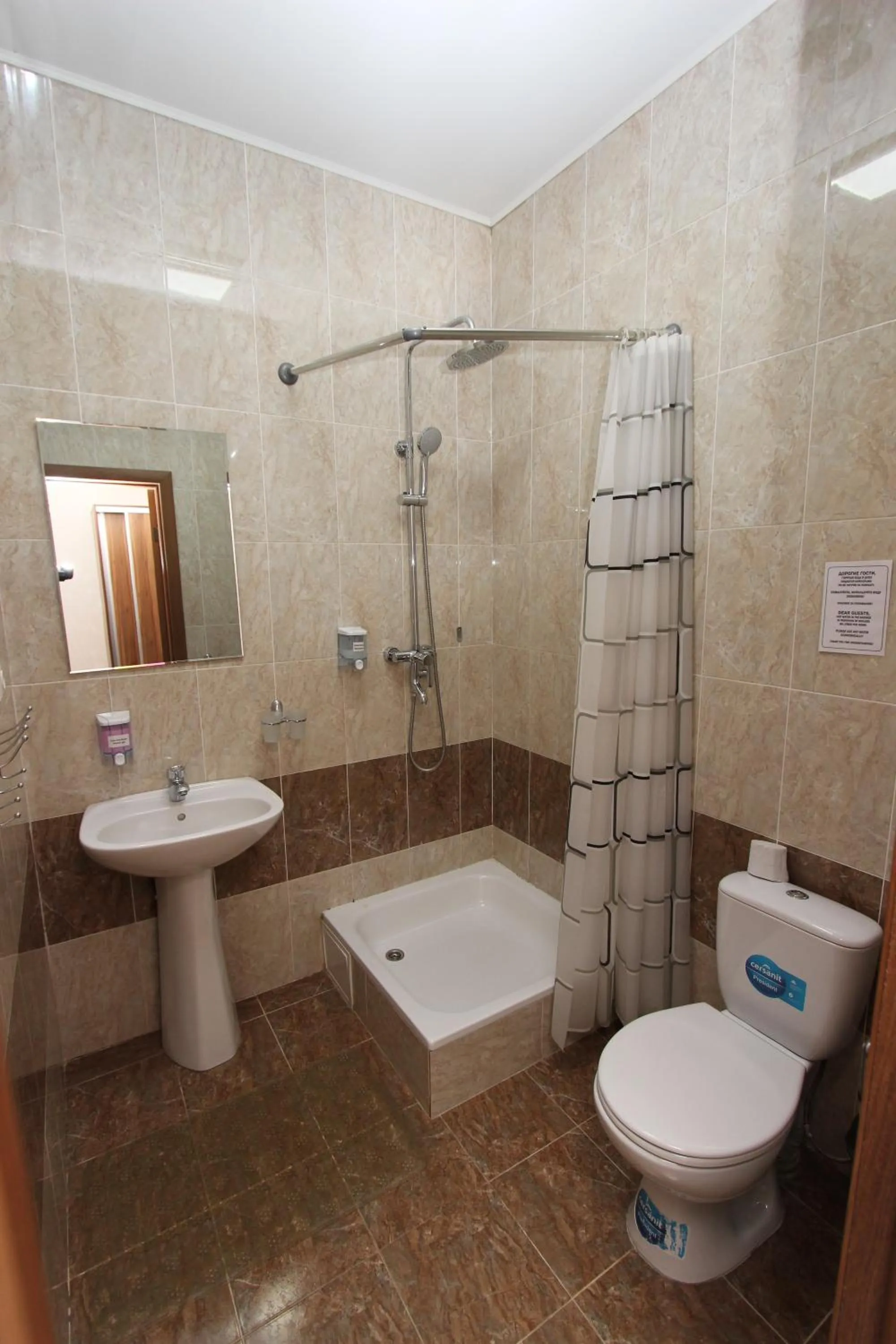 Shower in Madanur Hotel