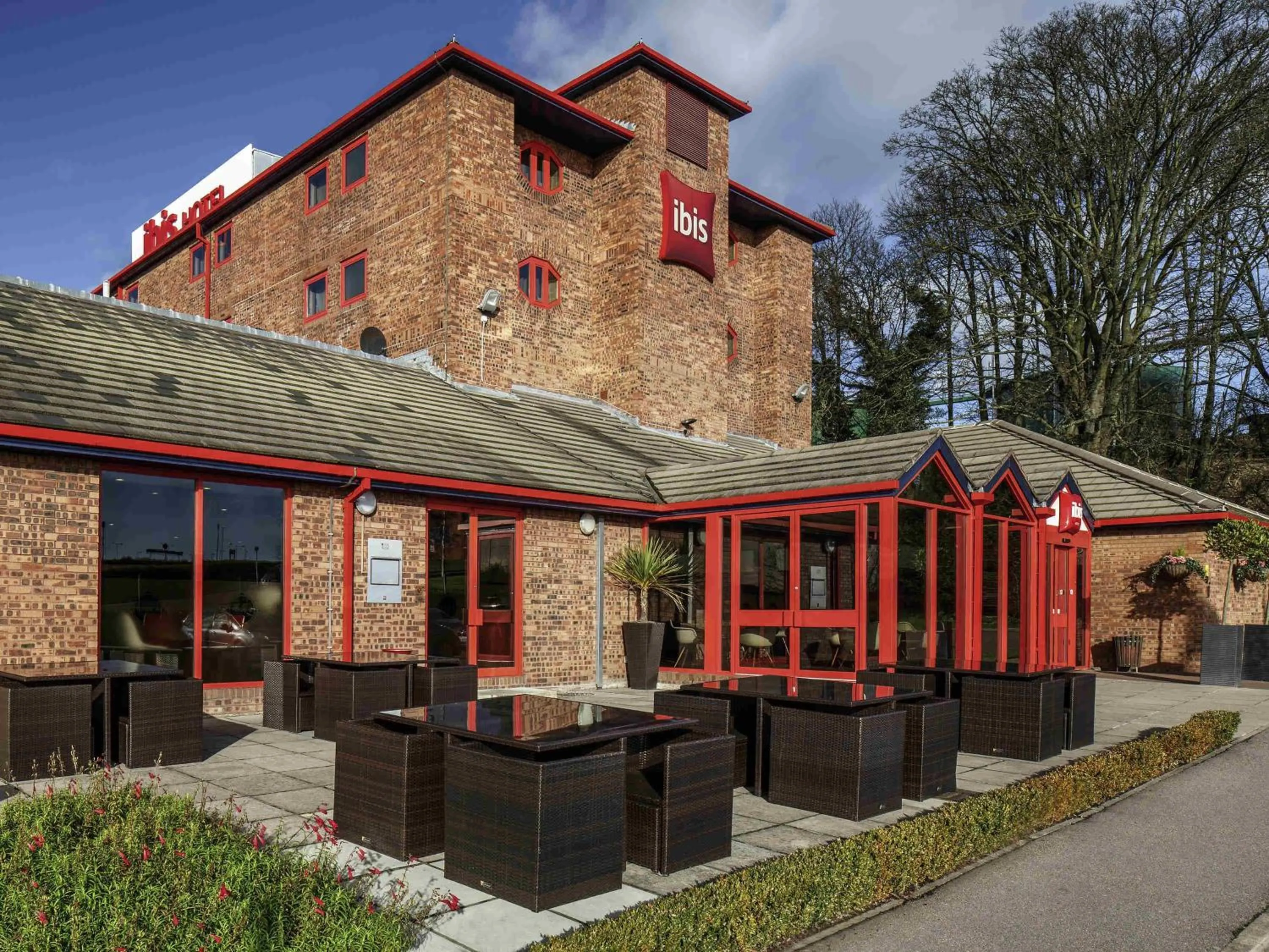 Property building in Ibis London Luton Airport