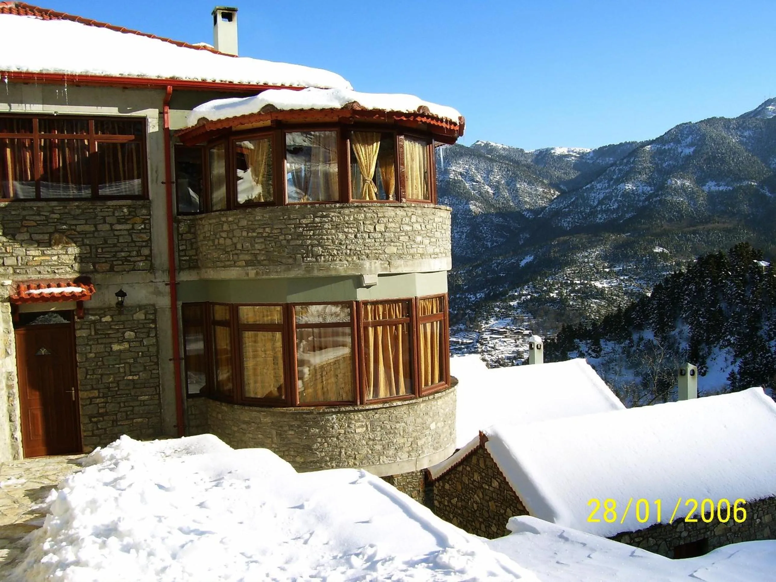 Facade/entrance in Ta Petrina